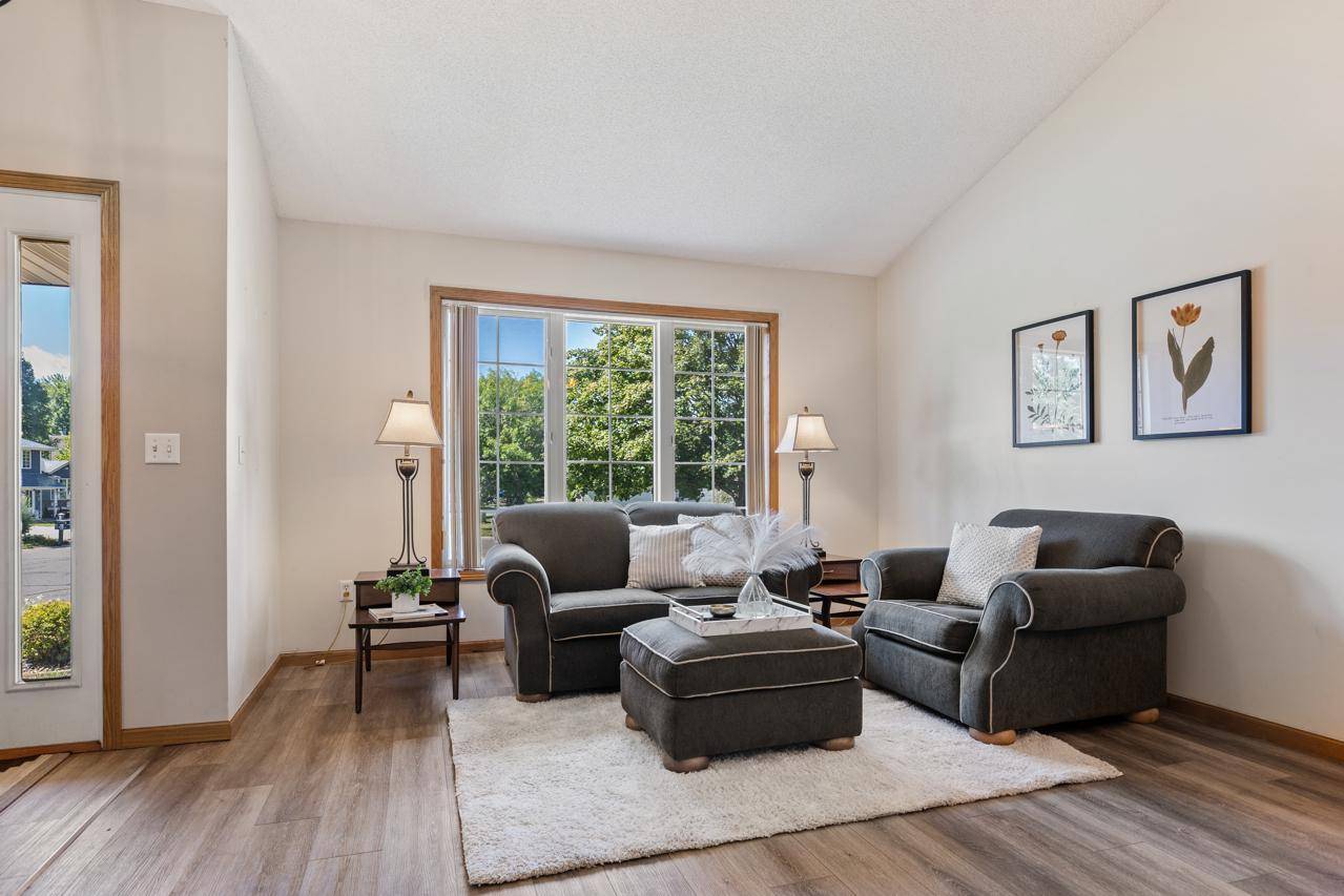 6300 91st TRL N, Brooklyn Park, MN 55445