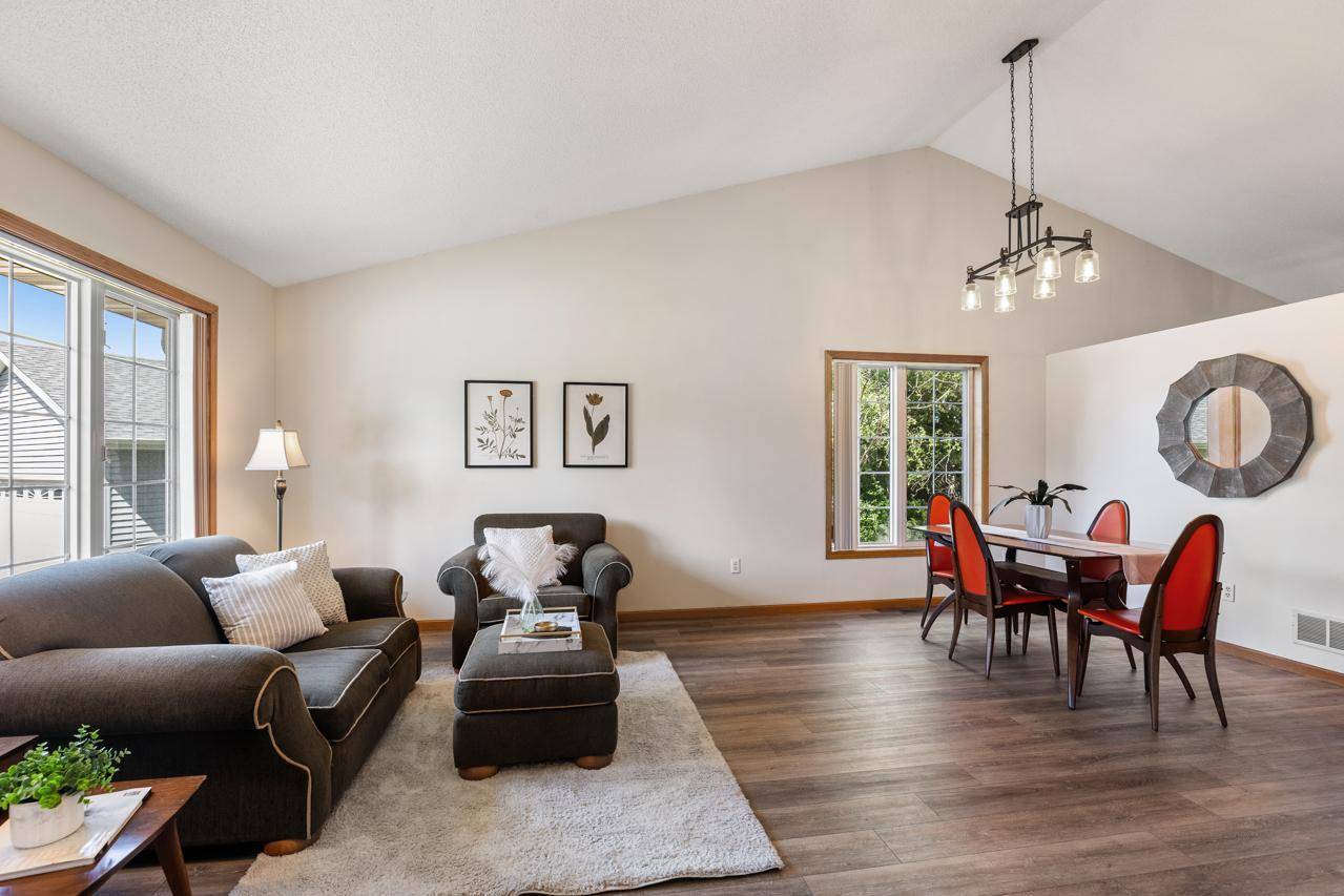 6300 91st TRL N, Brooklyn Park, MN 55445