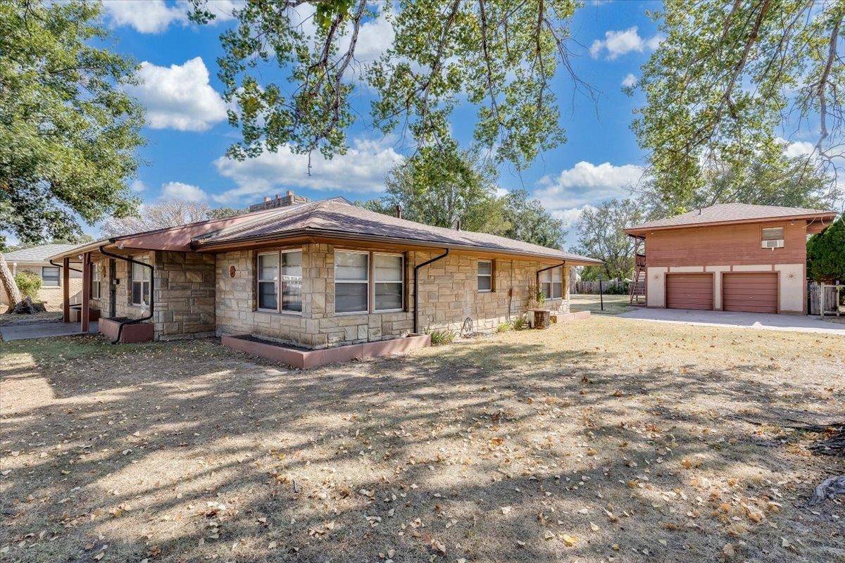 1418 N Pleasant View, Wichita, KS 67203