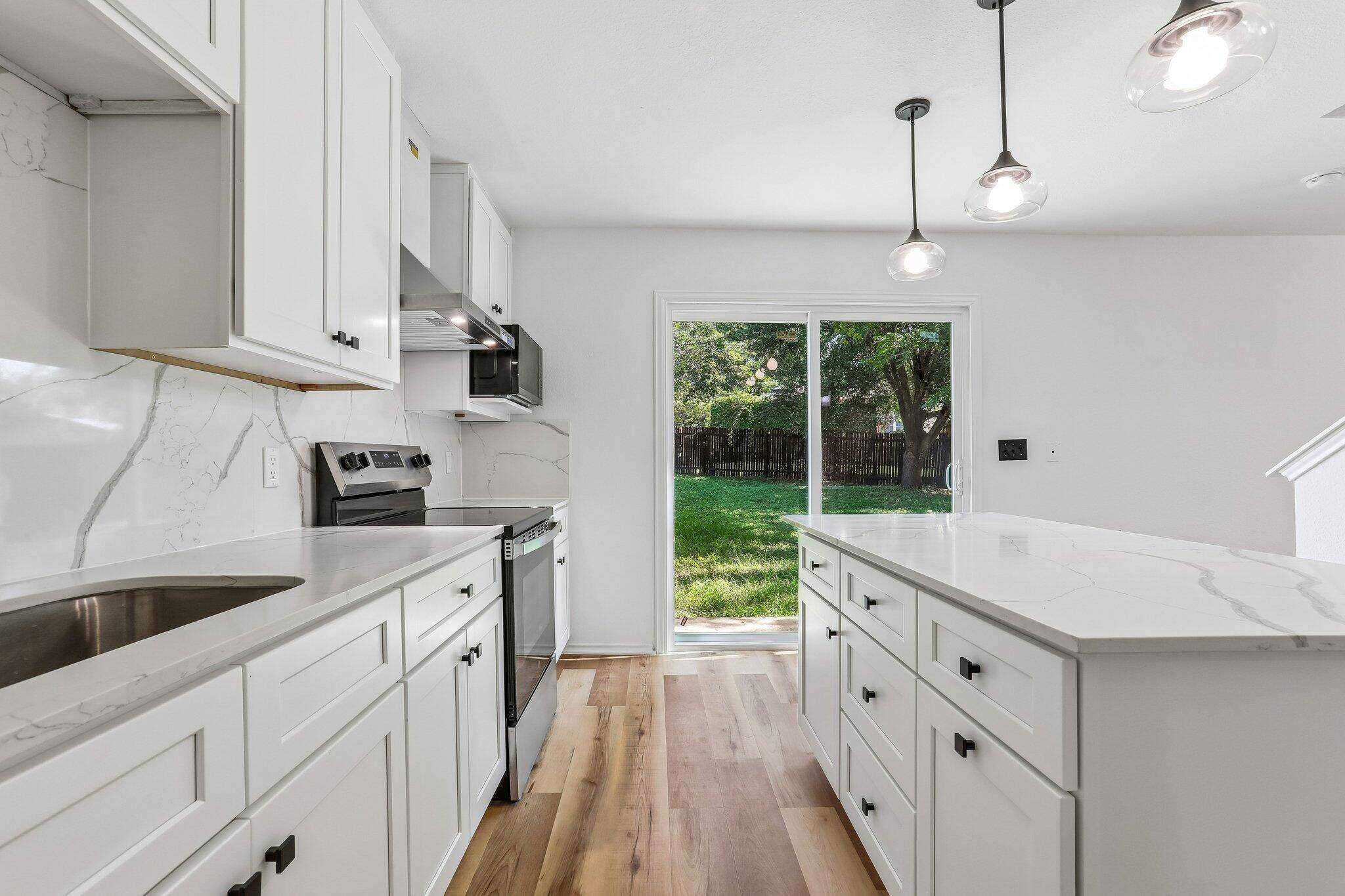 4504 Lyra CIR, Austin, TX 78744