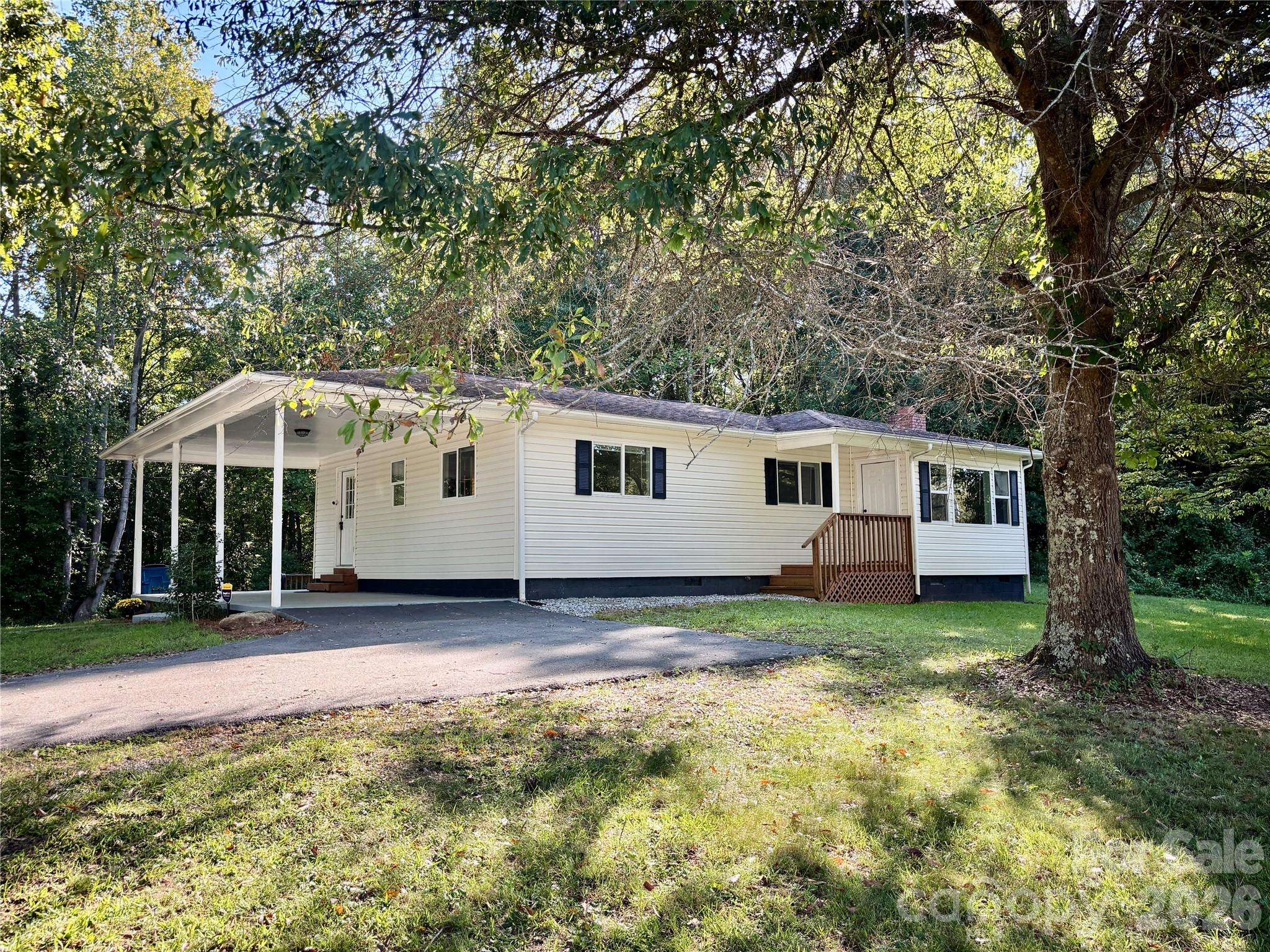 6622 Mountain Grove RD, Hickory, NC 28602