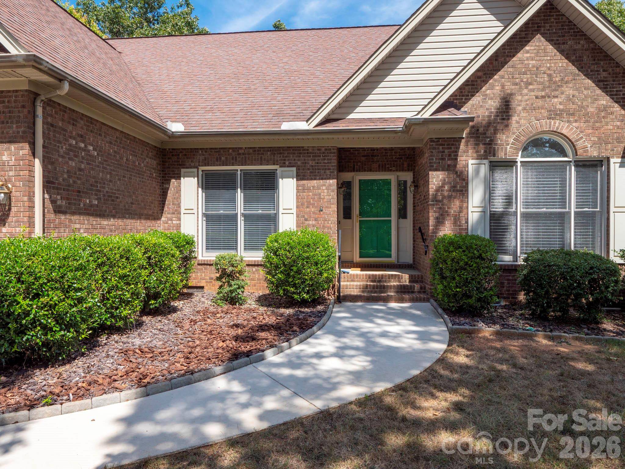 1137 Millwright LN, Matthews, NC 28104