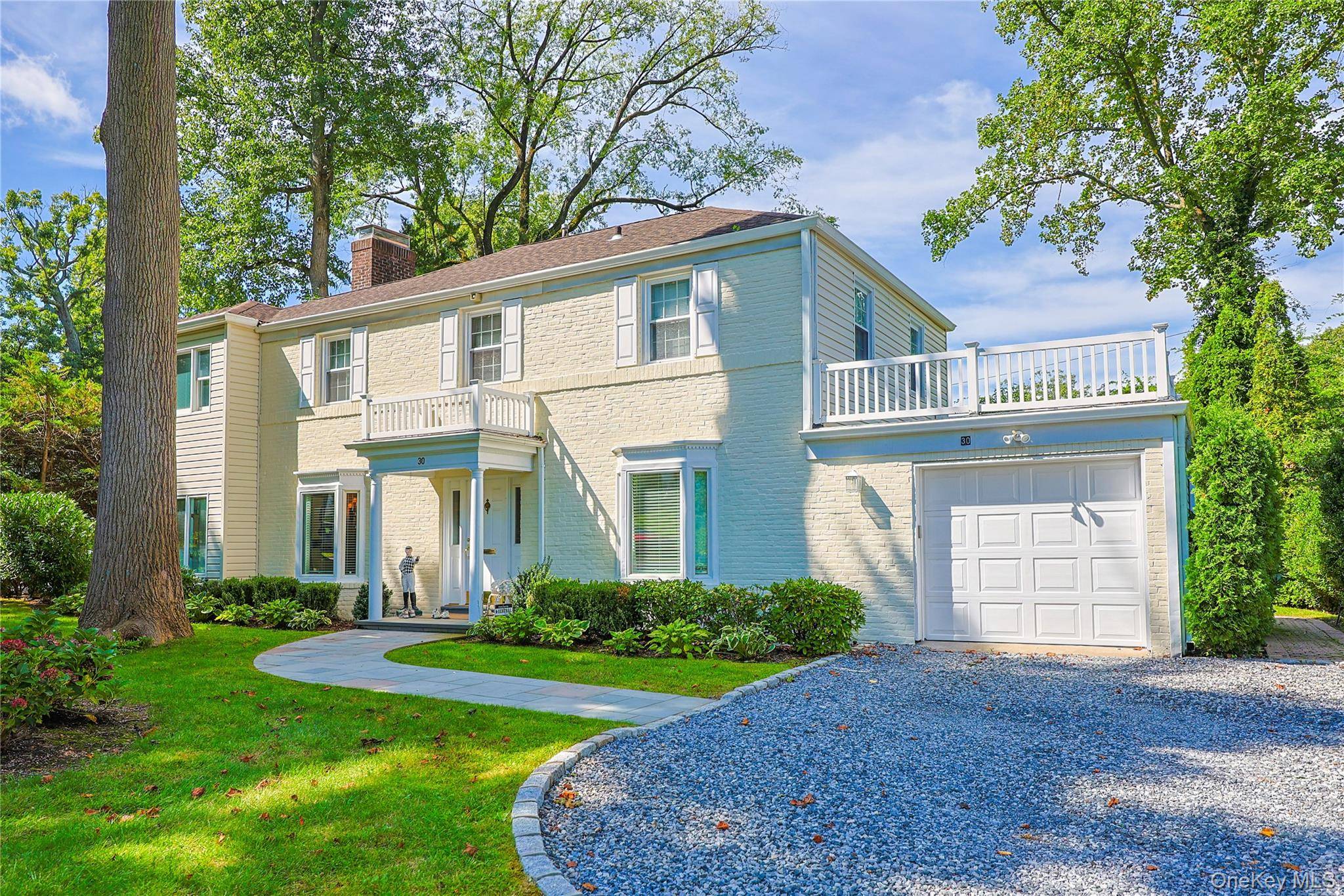 30 Old Field LN, Great Neck, NY 11020