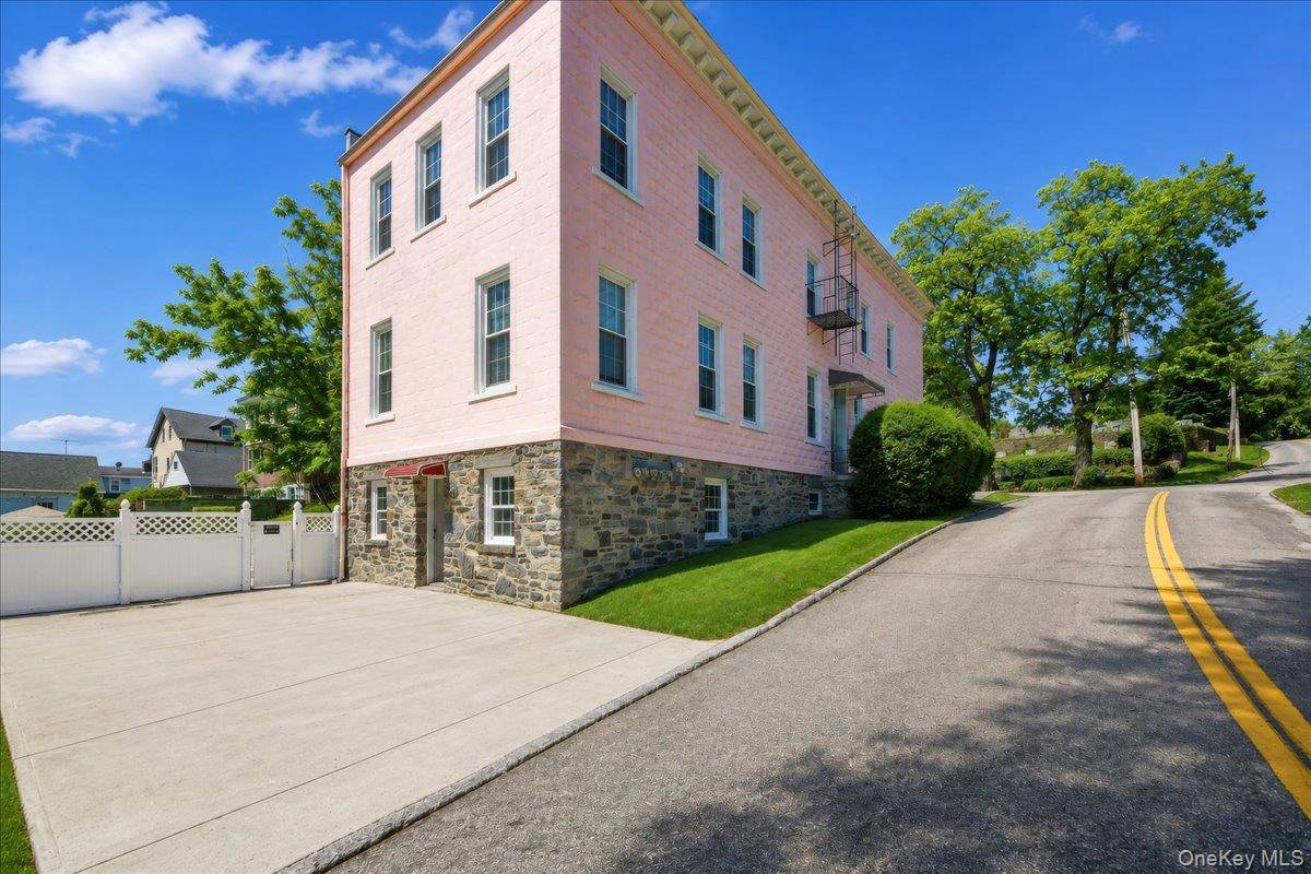 208 Tompkins RD, Yonkers, NY 10703