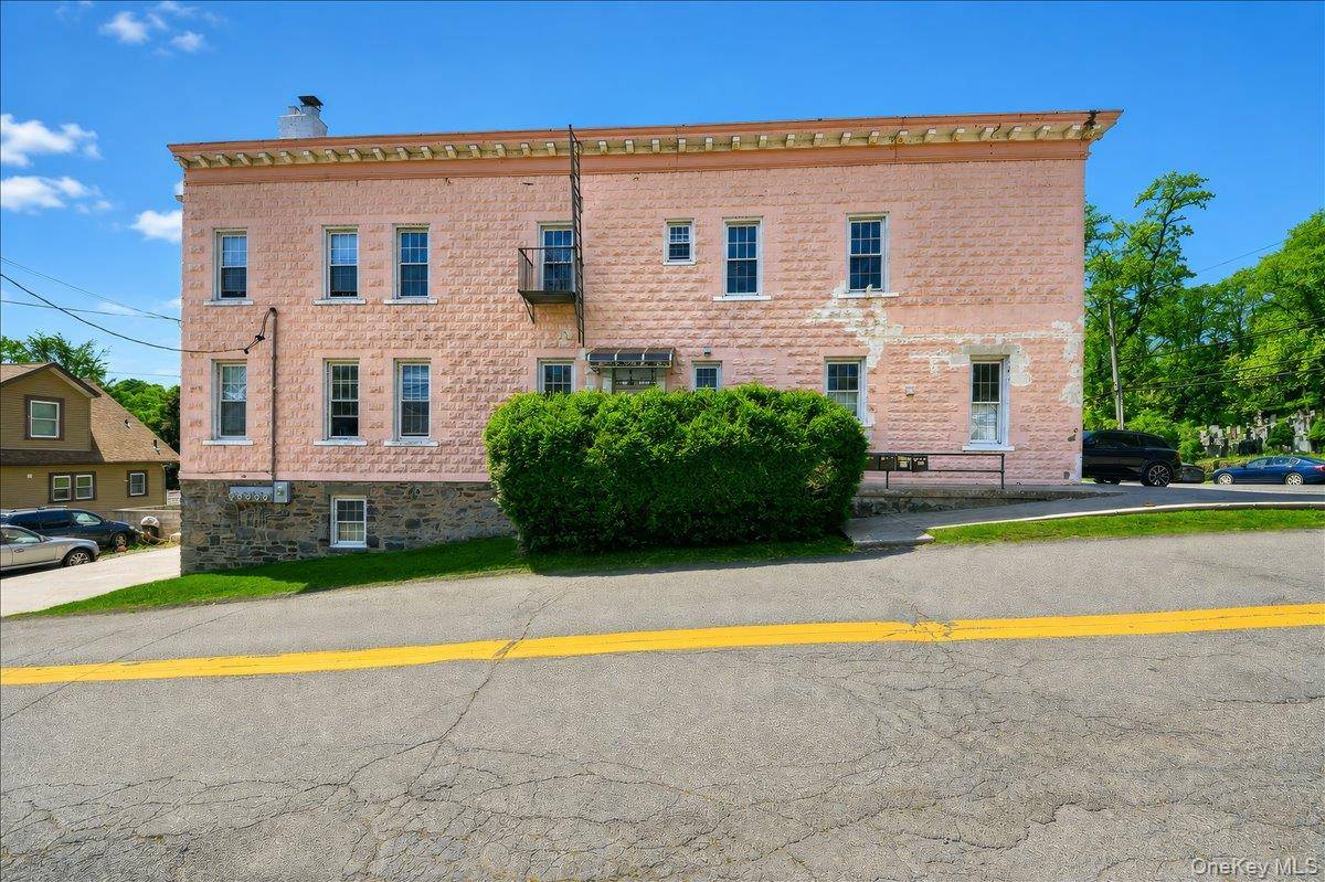 208 Tompkins RD, Yonkers, NY 10703