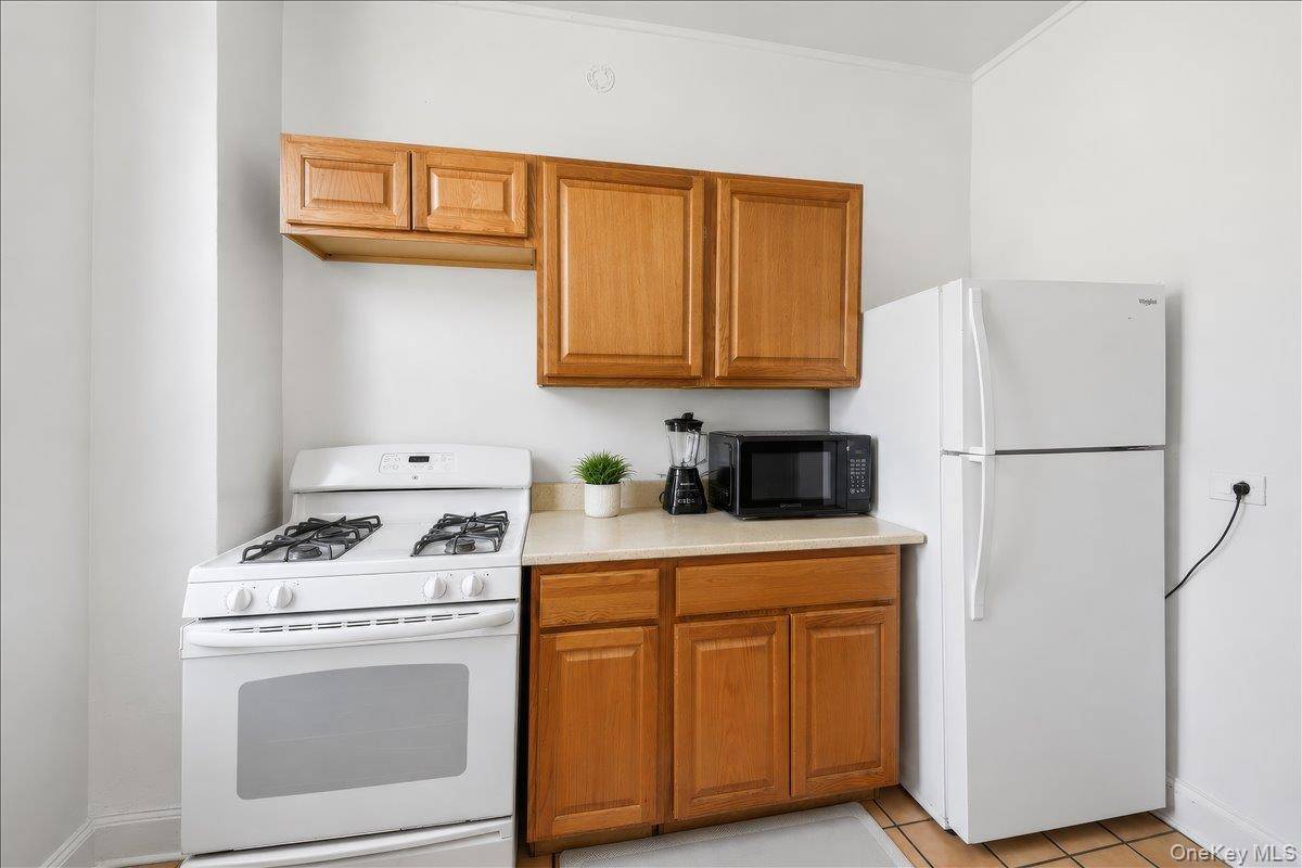208 Tompkins RD, Yonkers, NY 10703