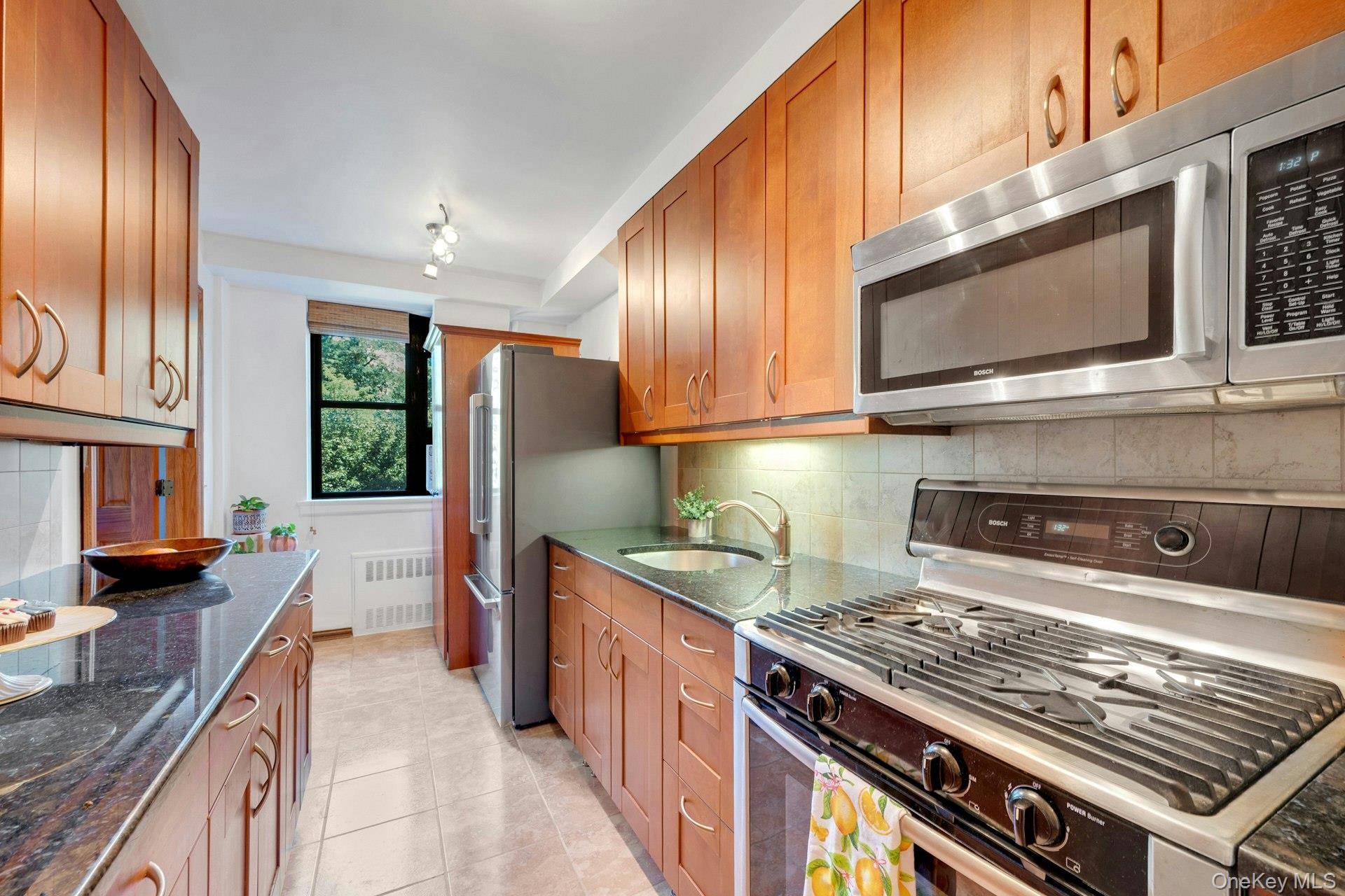 735 Kappock ST #8F, Bronx, NY 10463