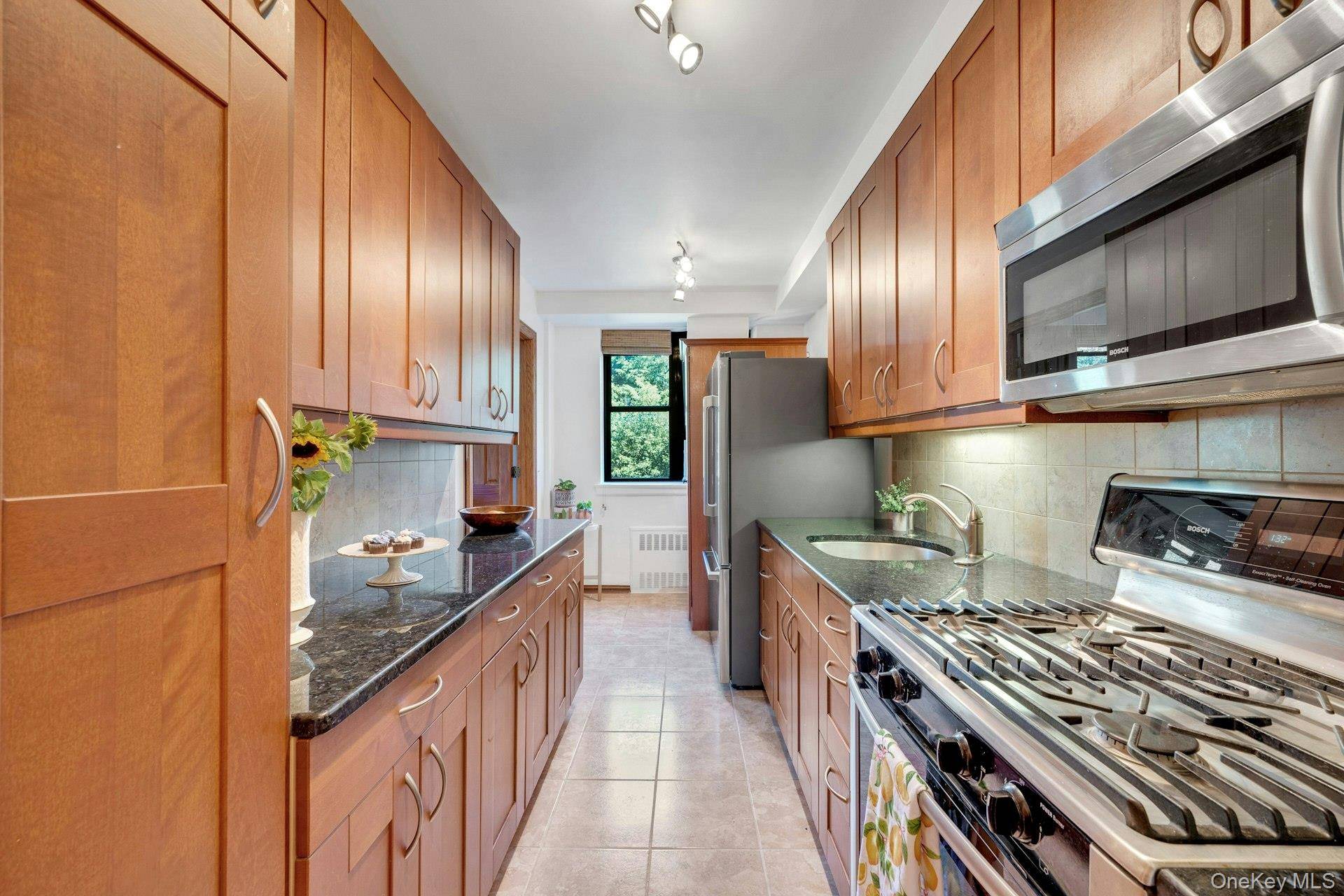 735 Kappock ST #8F, Bronx, NY 10463