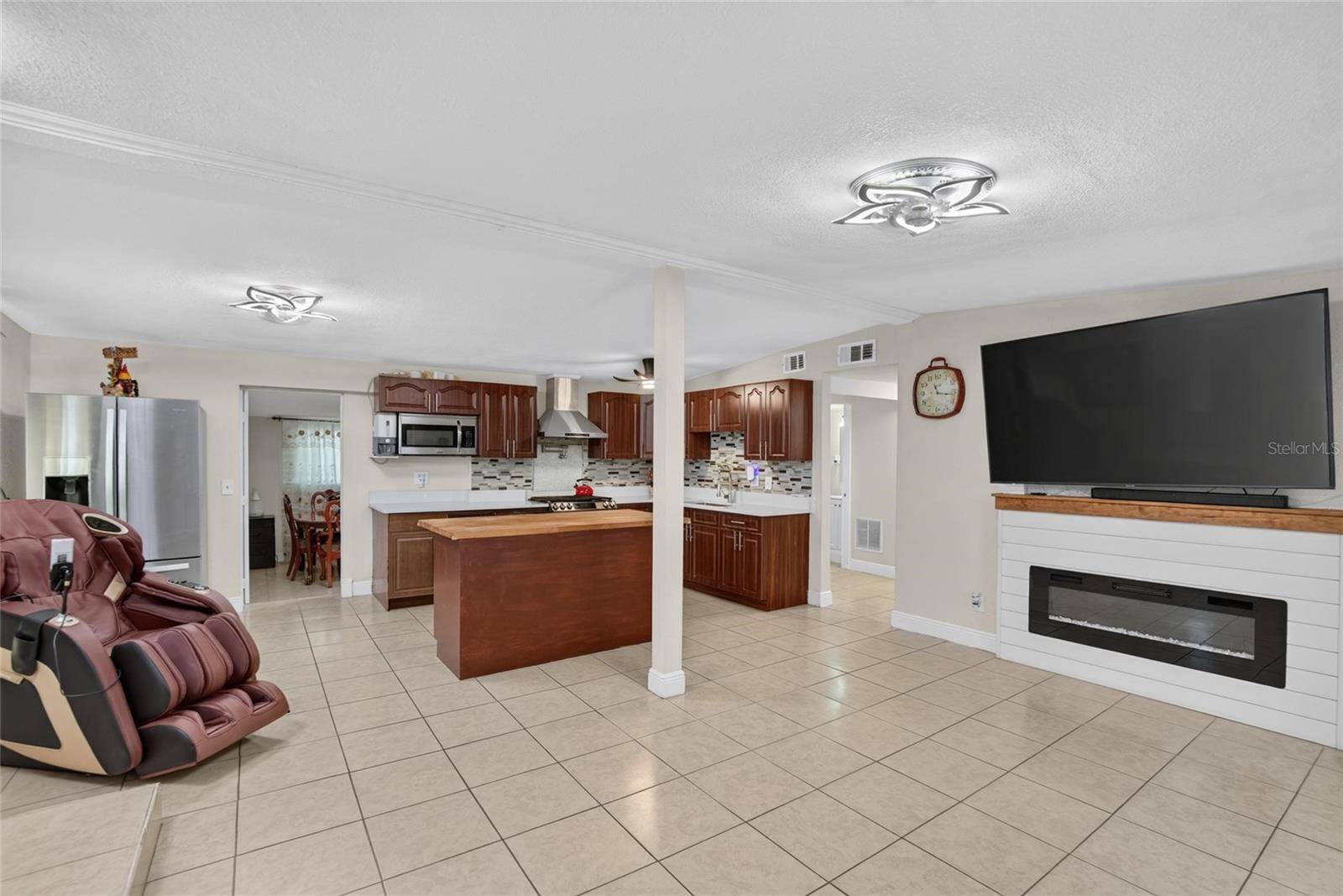 1727 WAIKIKI WAY, Tampa, FL 33619