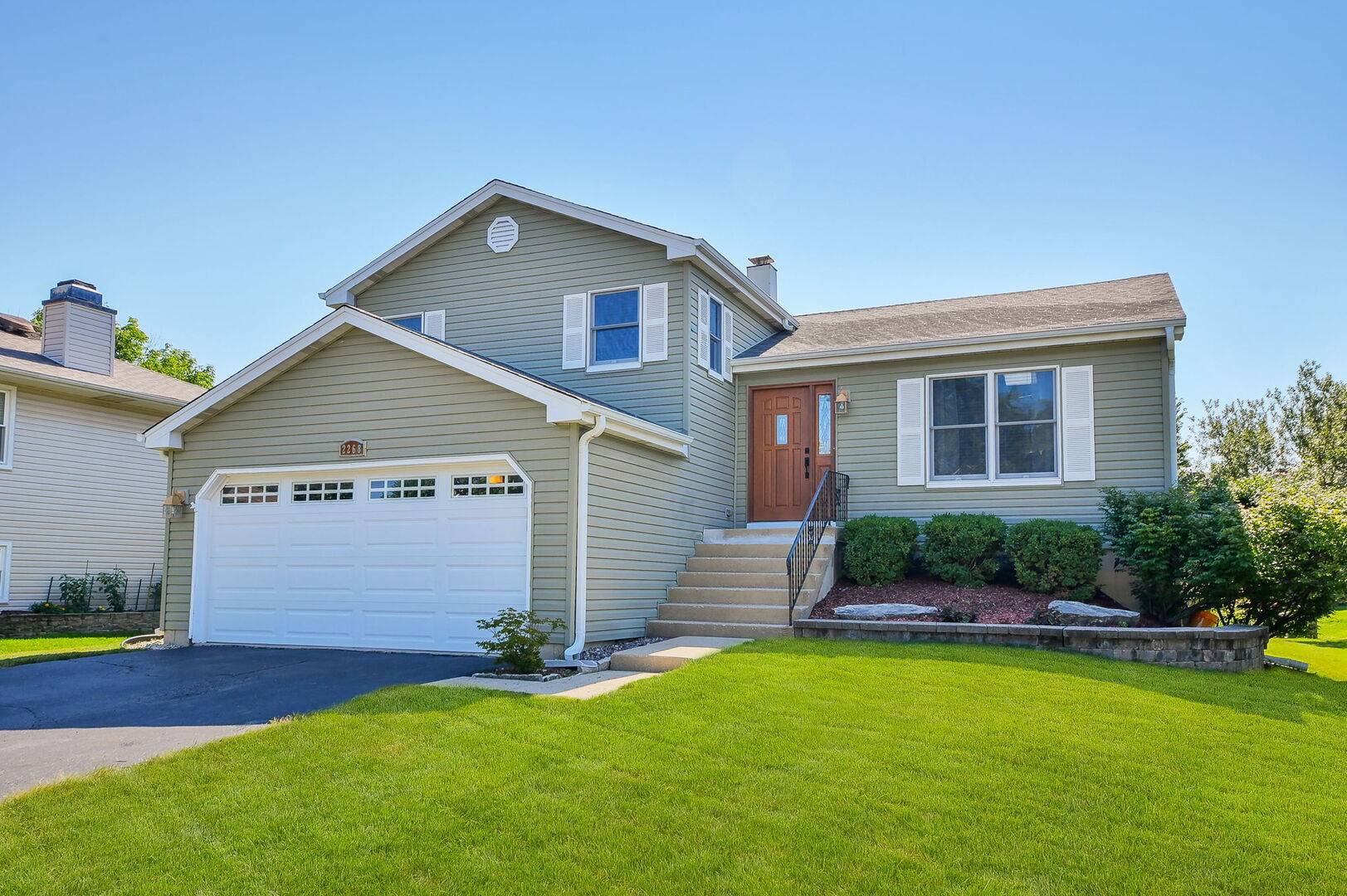 2268 Salisbury DR, Naperville, IL 60565