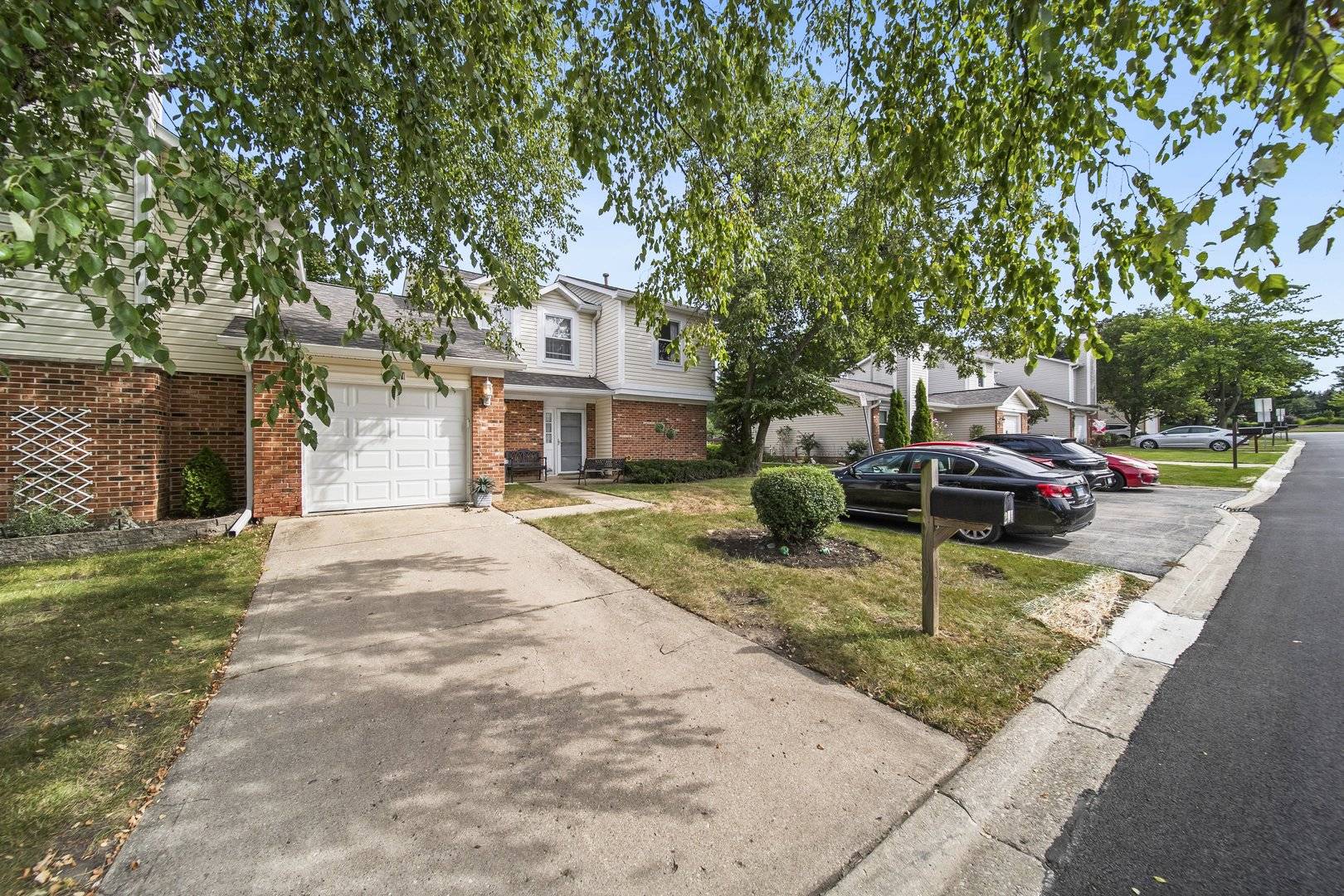 251 Tamarack DR, Bloomingdale, IL 60108