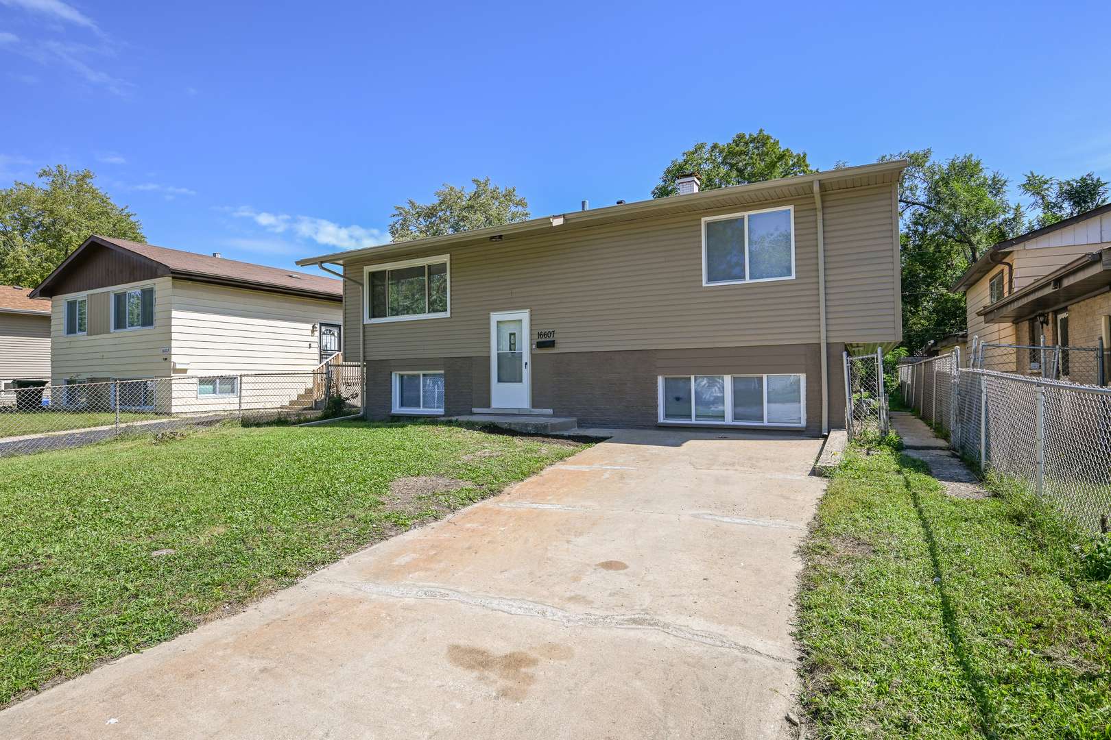 16607 Paulina ST, Markham, IL 60428