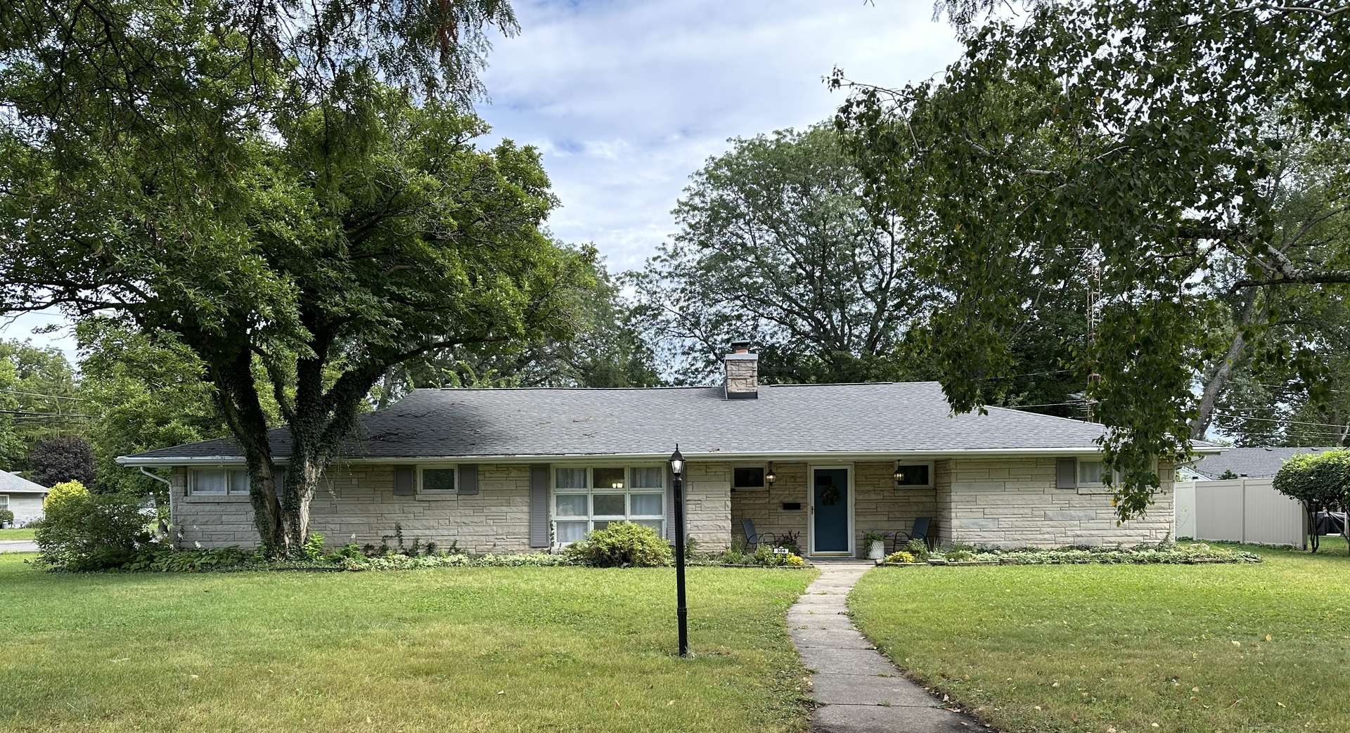 304 Central AVE, Aurora, IL 60506
