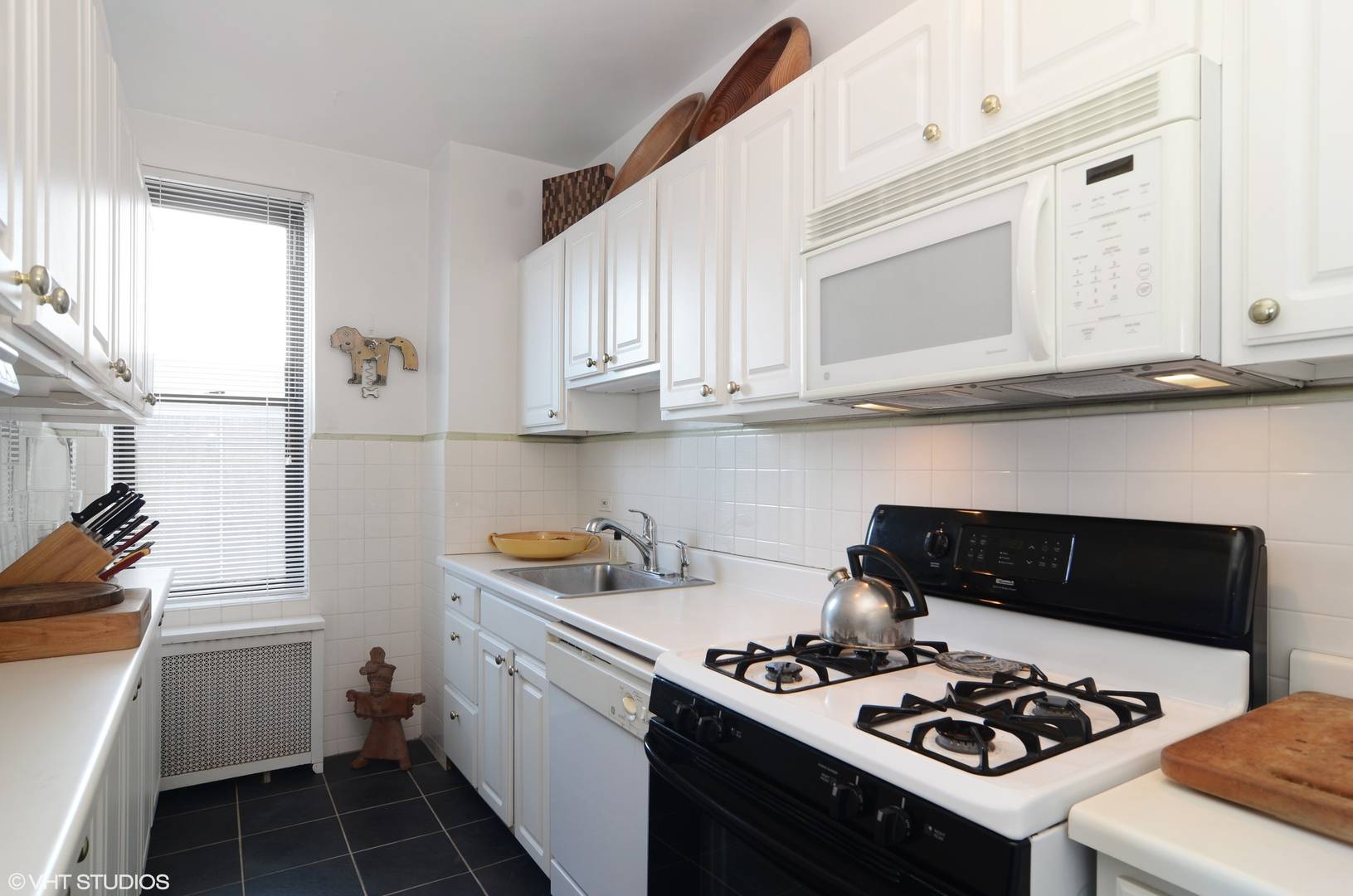 2000 N Lincoln Park West AVE #312, Chicago, IL 60614
