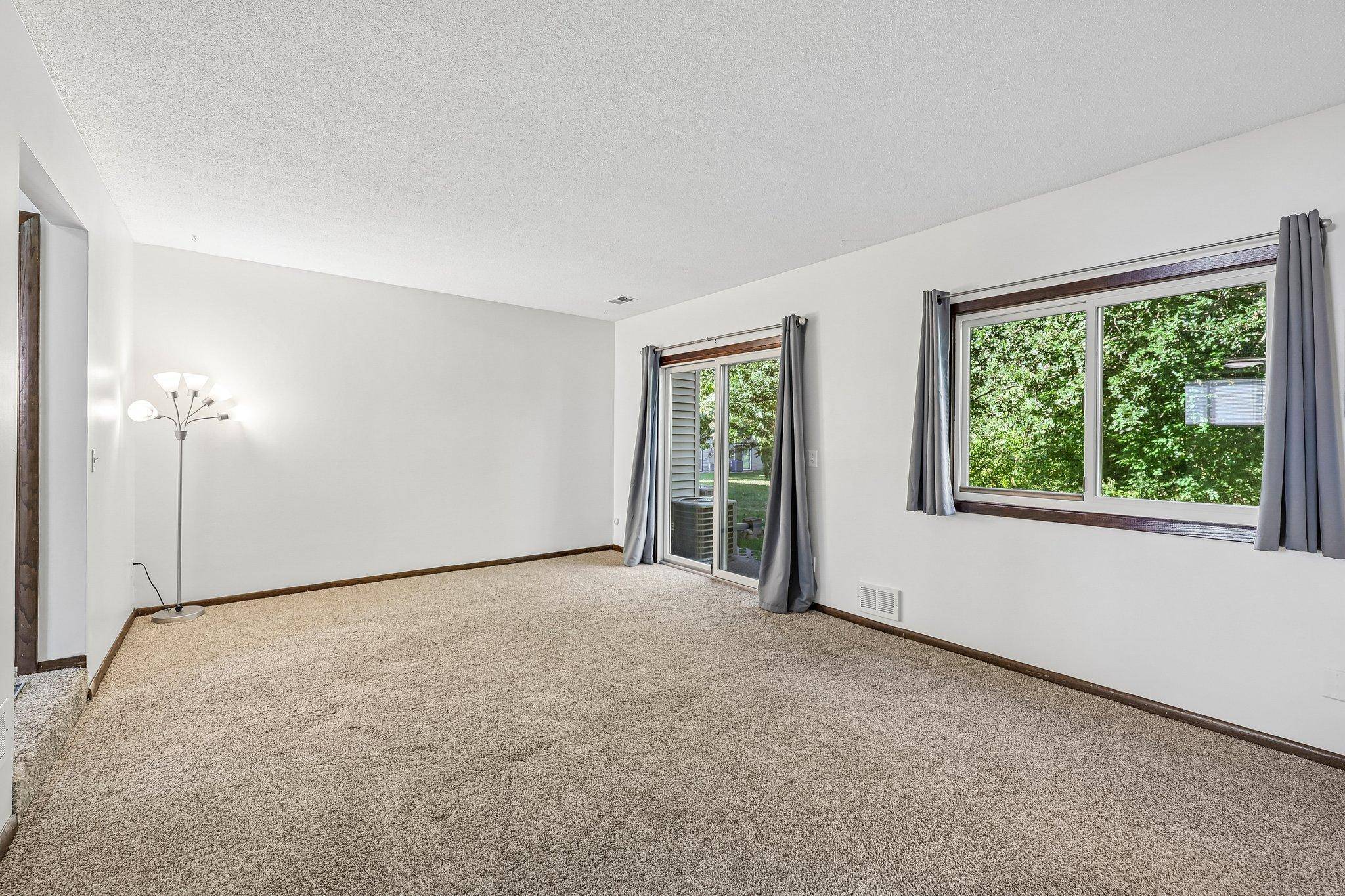 7436 Germane TRL, Apple Valley, MN 55124