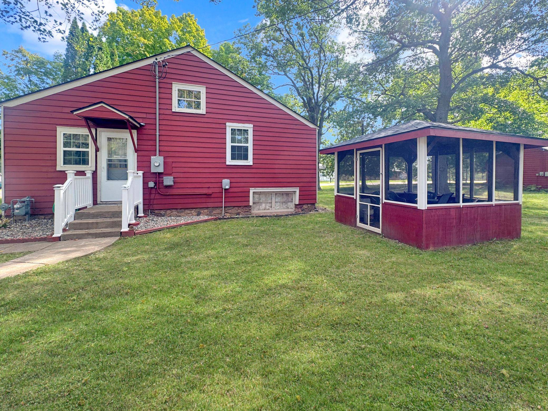 800 6th ST, Ironton, MN 56455
