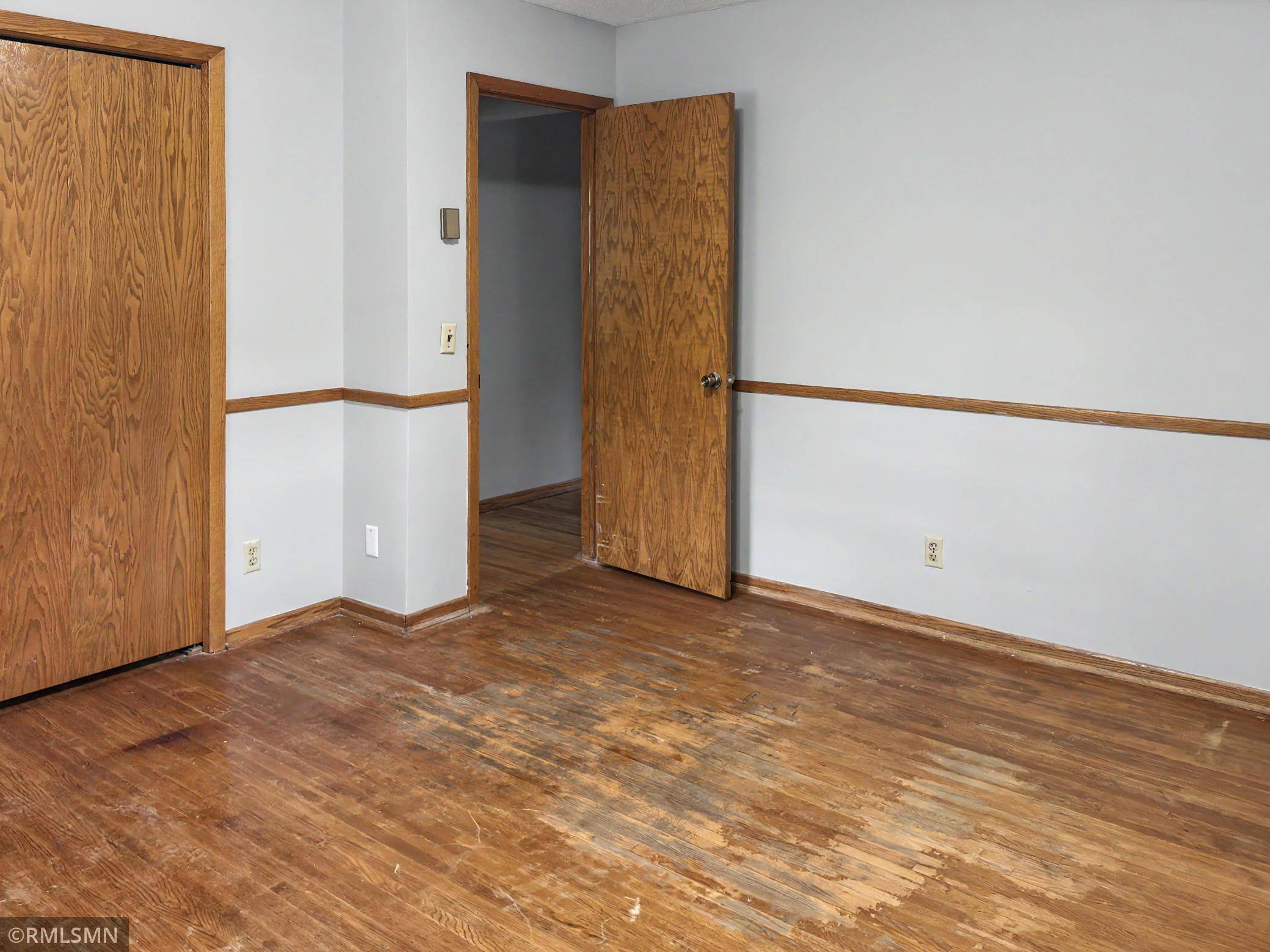 6213 Chowen AVE N, Brooklyn Center, MN 55429