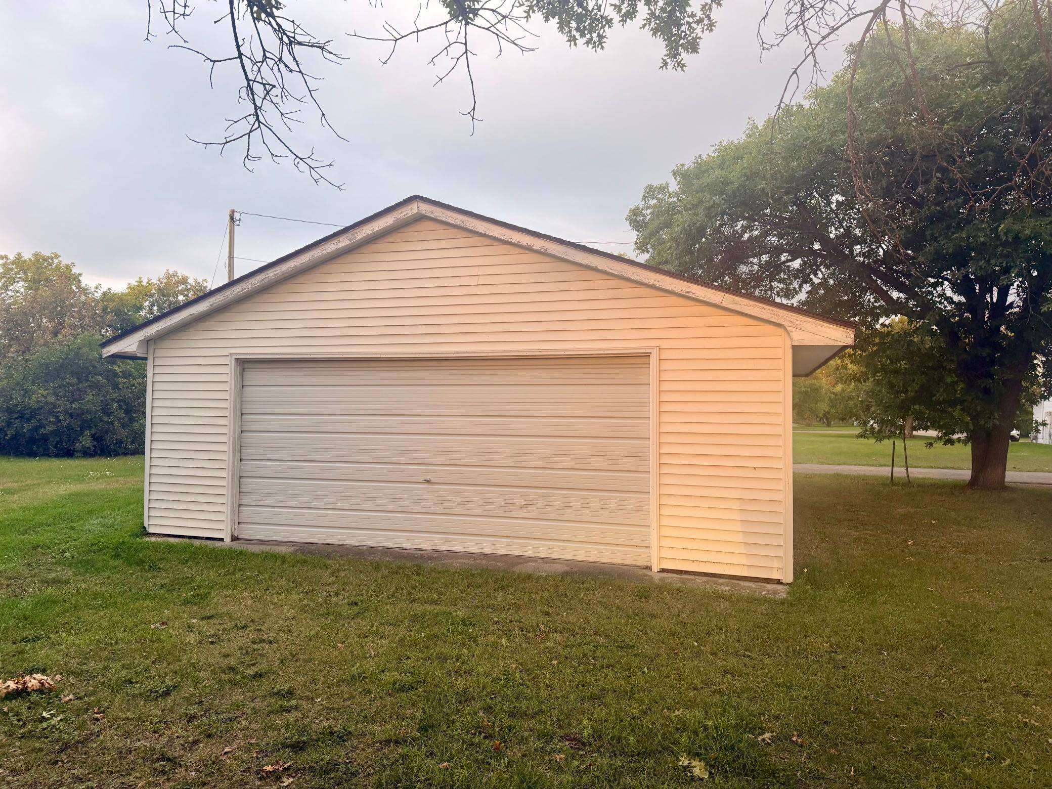 2810 Minnesota AVE NW, Bemidji, MN 56601