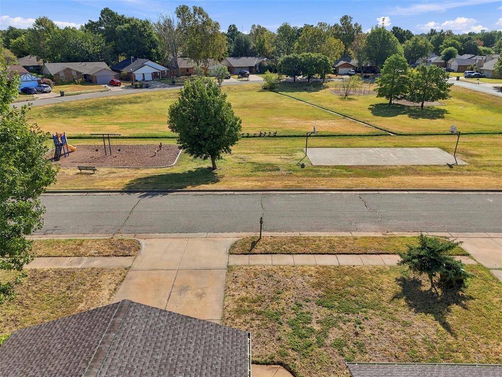 1209 Bluff Creek DR, Edmond, OK 73012