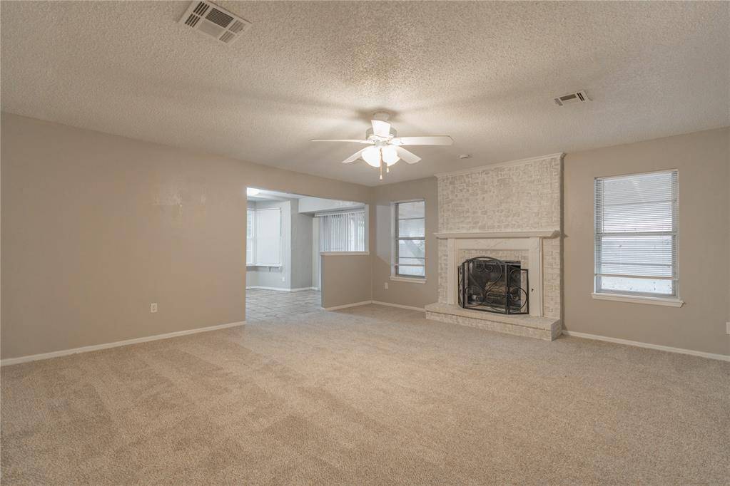525 Holly Hill RD, Edmond, OK 73003