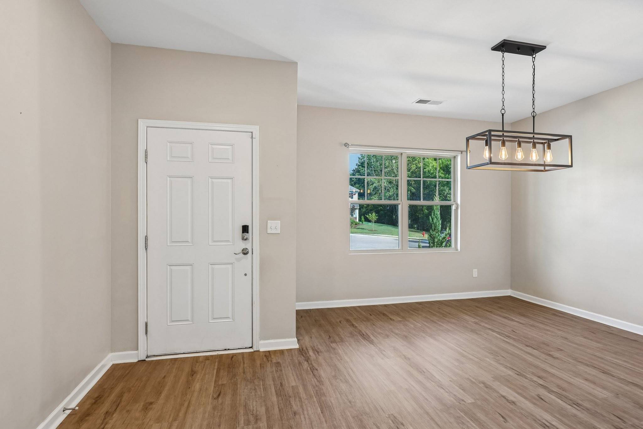 3239 Holiday Ln, Columbia, TN 38401