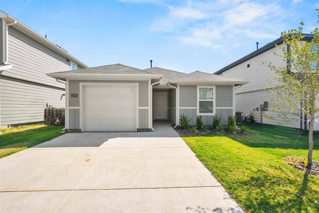 5509 Corduroy Road, Krum, TX 76249