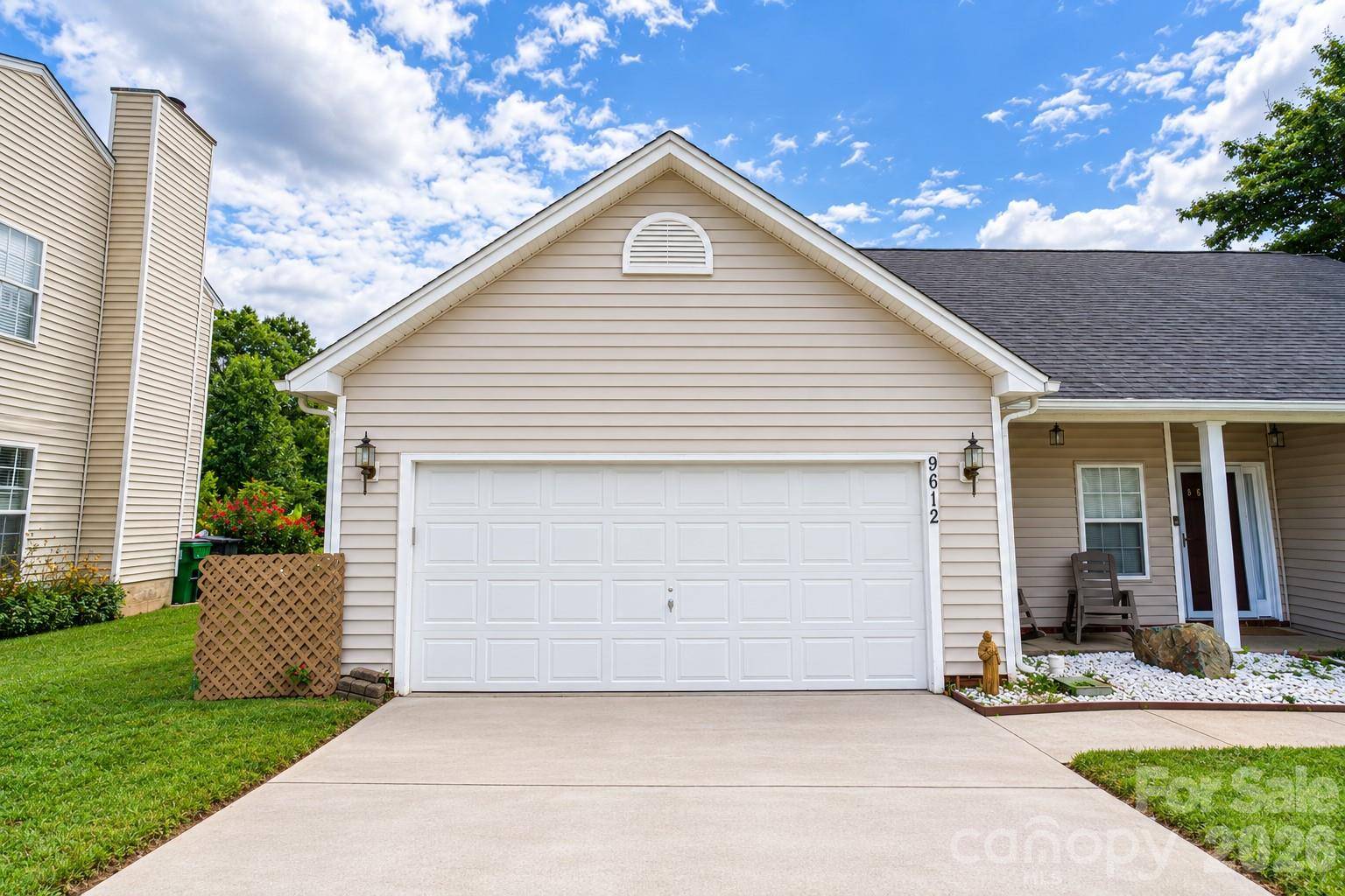 9612 Veronica DR, Charlotte, NC 28215