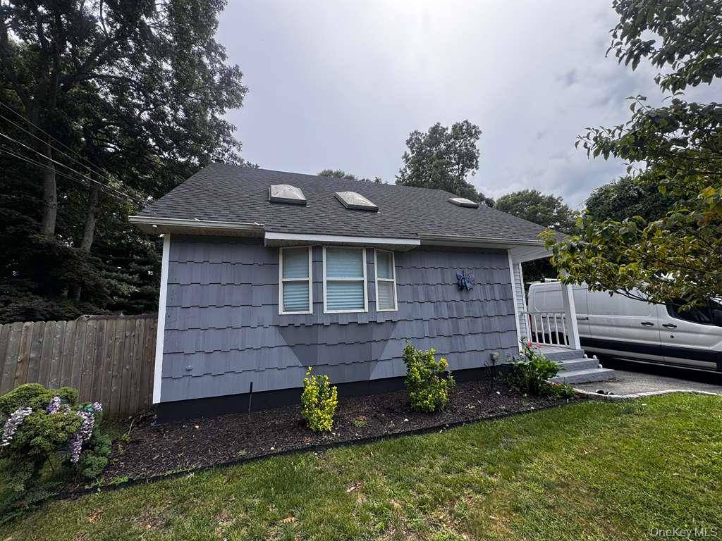 42 Breston DR, Shirley, NY 11967
