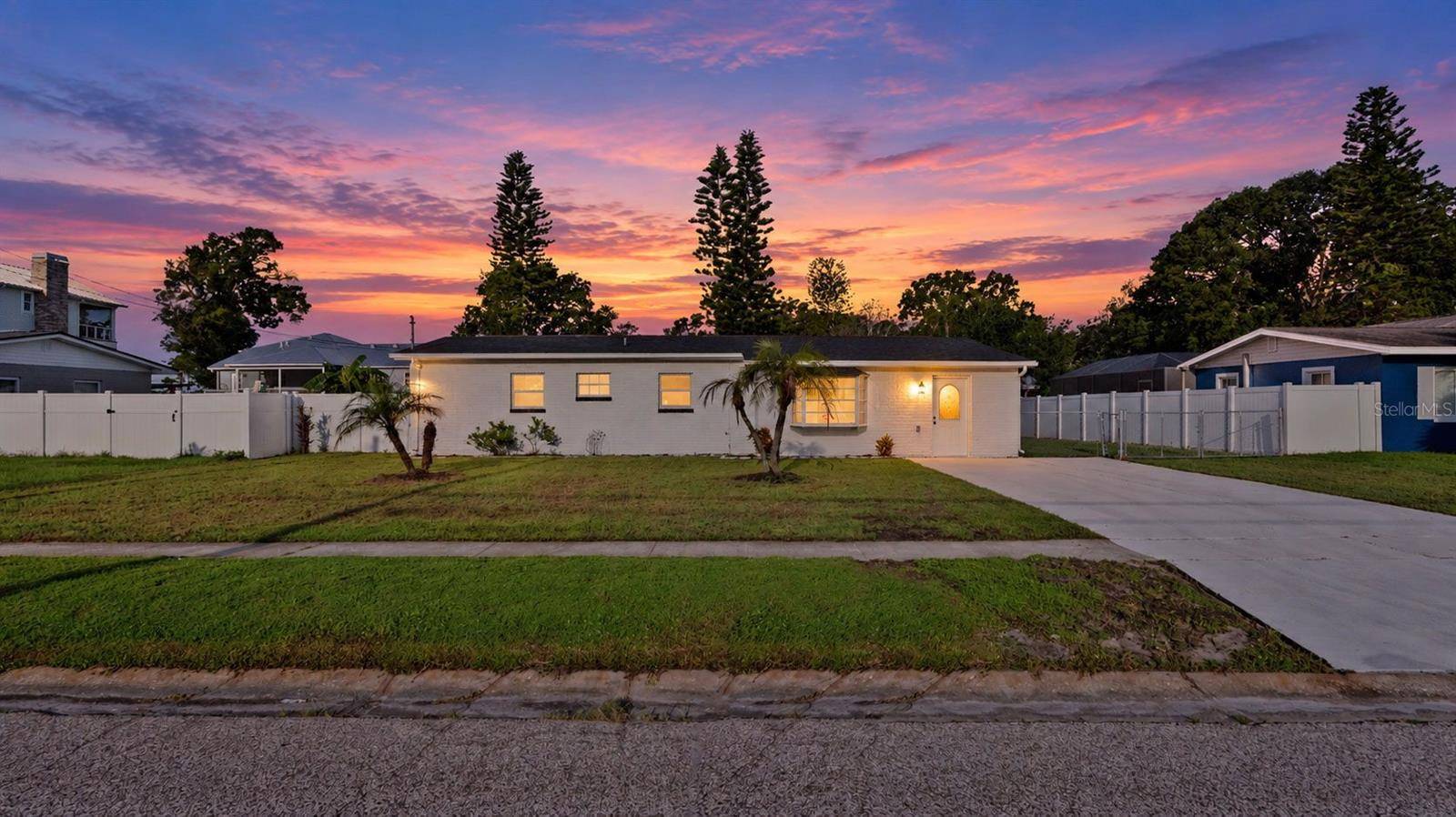 310 COUNTRY CLUB DR, Oldsmar, FL 34677