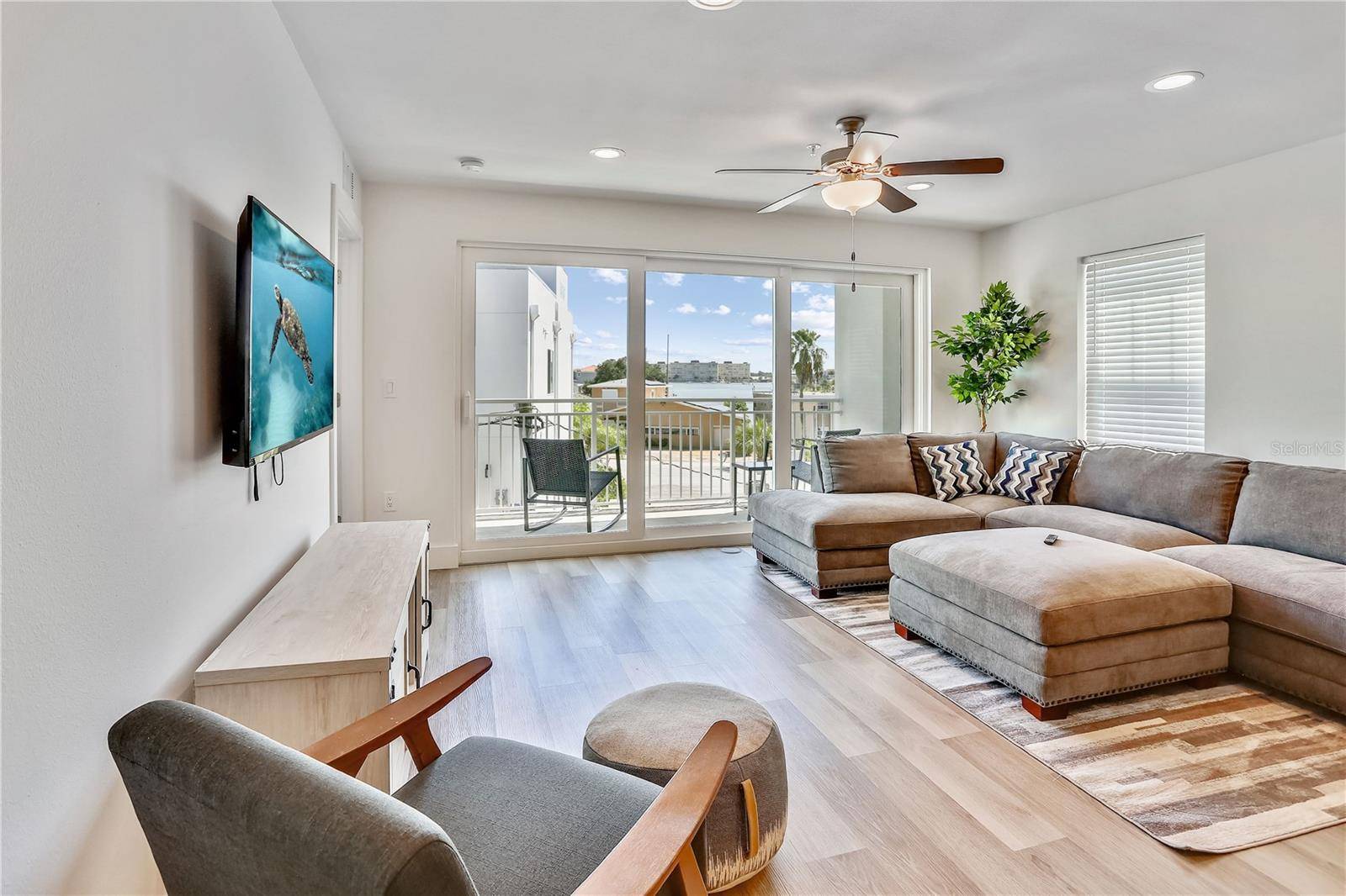 15305 1ST ST E #305, Madeira Beach, FL 33708