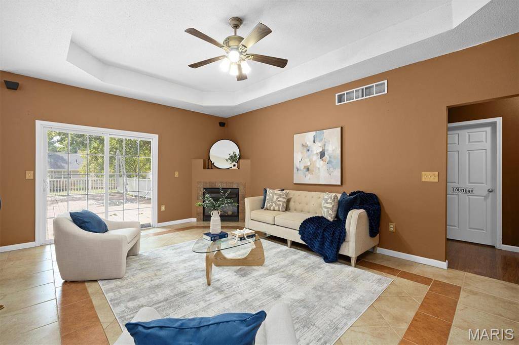 381 High Point DR, Edwardsville, IL 62025