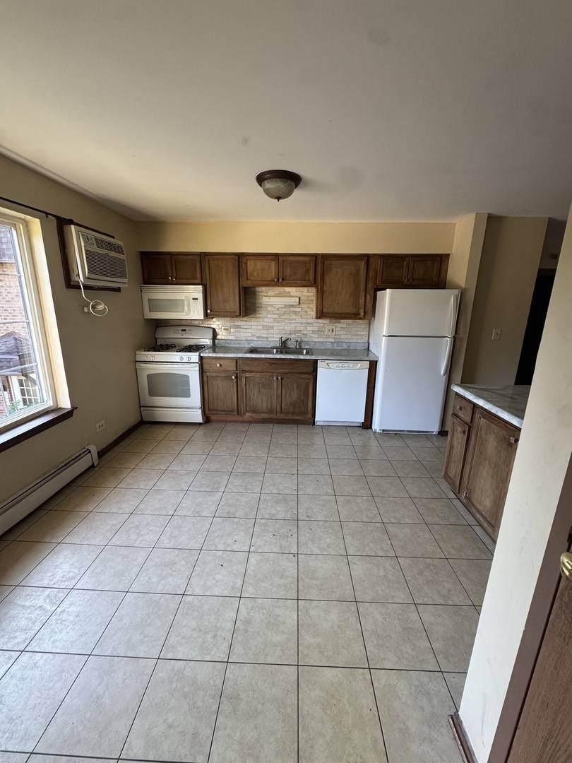 2328 Century Point LN #D, Glendale Heights, IL 60139