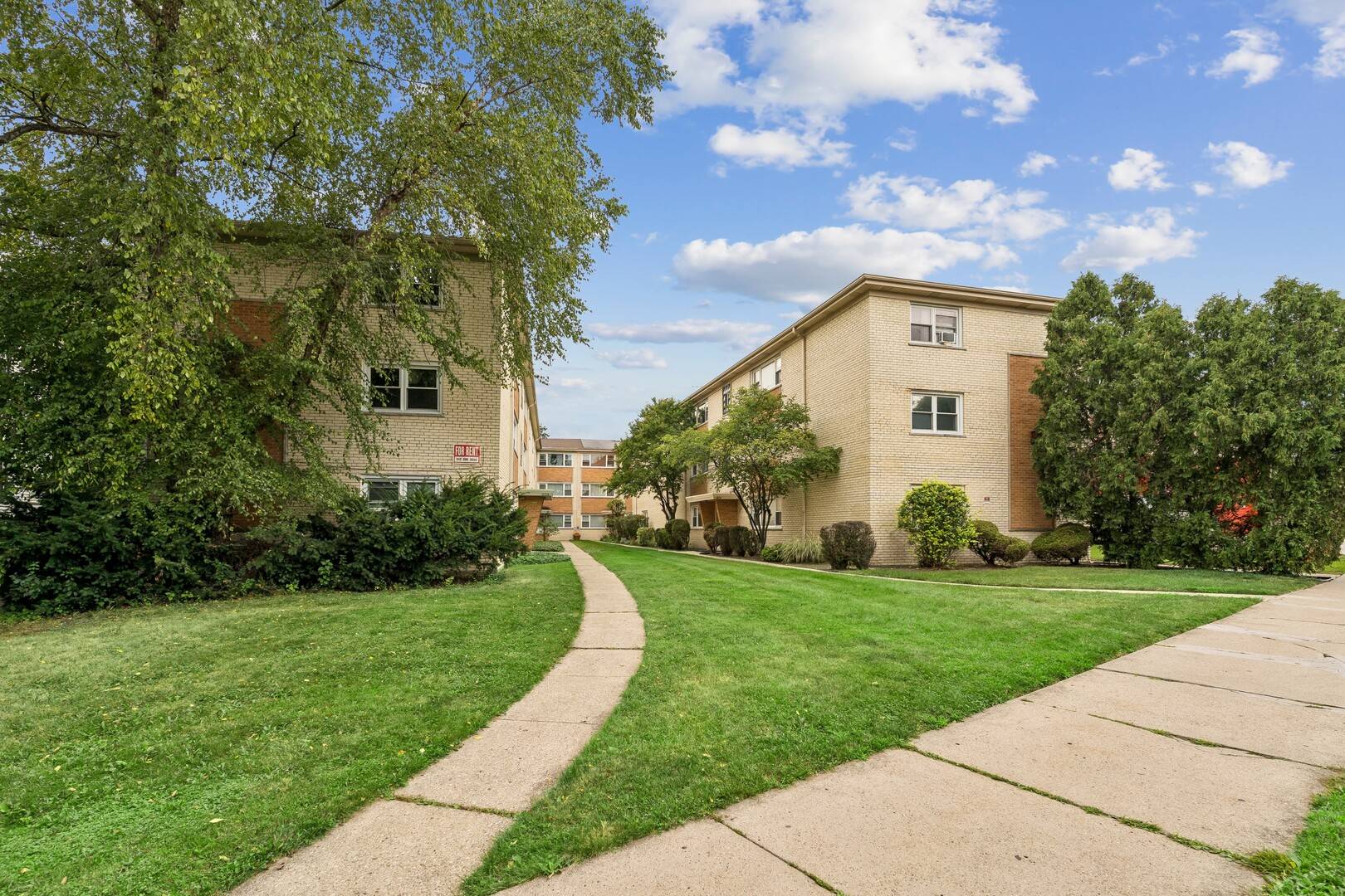 6022 N Avondale AVE #1S, Chicago, IL 60631