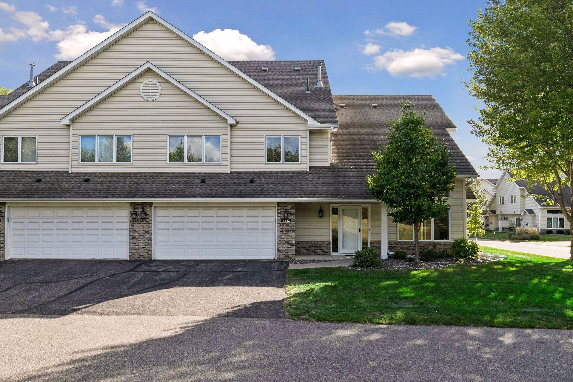 1842 Cliff Lake CT, Eagan, MN 55122