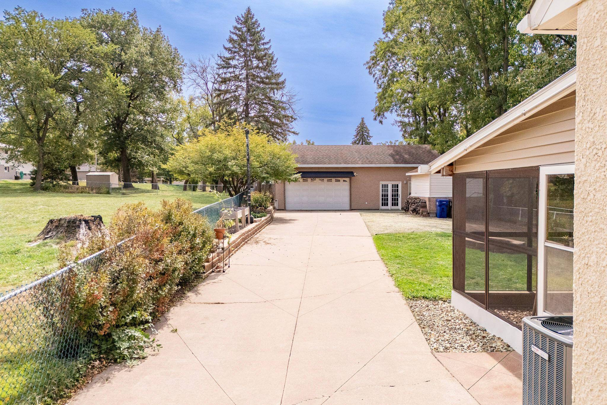 1554 Burns AVE, Saint Paul, MN 55106