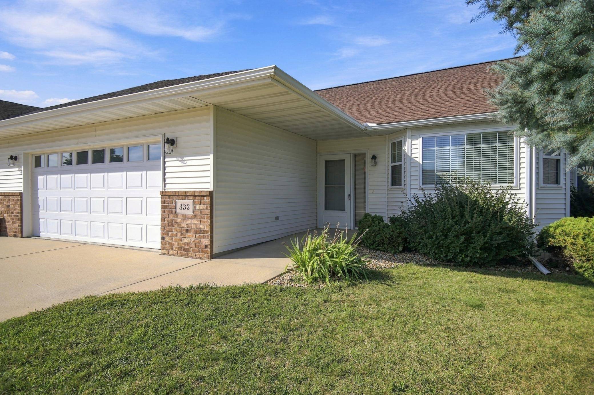 332 4th ST SW, Blooming Prairie, MN 55917