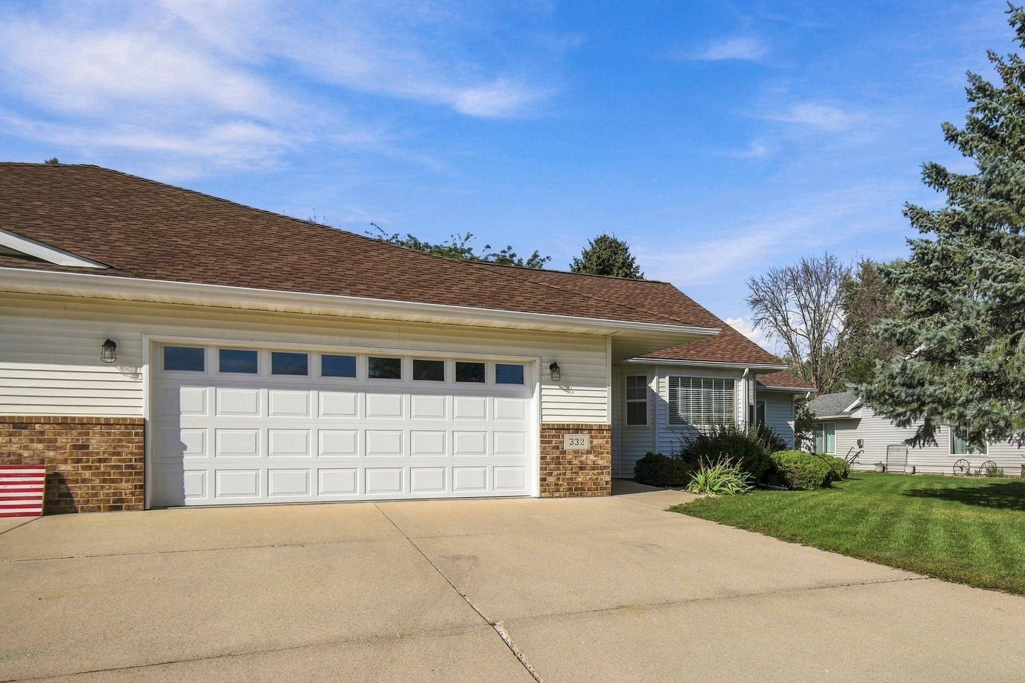 332 4th ST SW, Blooming Prairie, MN 55917