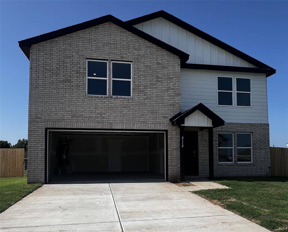 2112 Rockwell DR, Duncan, OK 73533