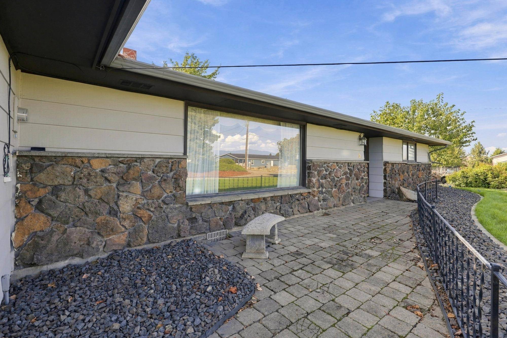 9811 N Edna St, Spokane, WA 99208