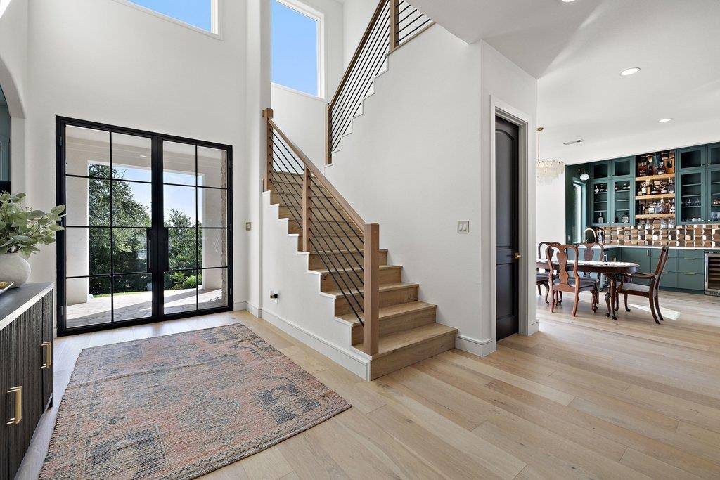 34 AUTUMN OAKS DR, The Hills, TX 78738