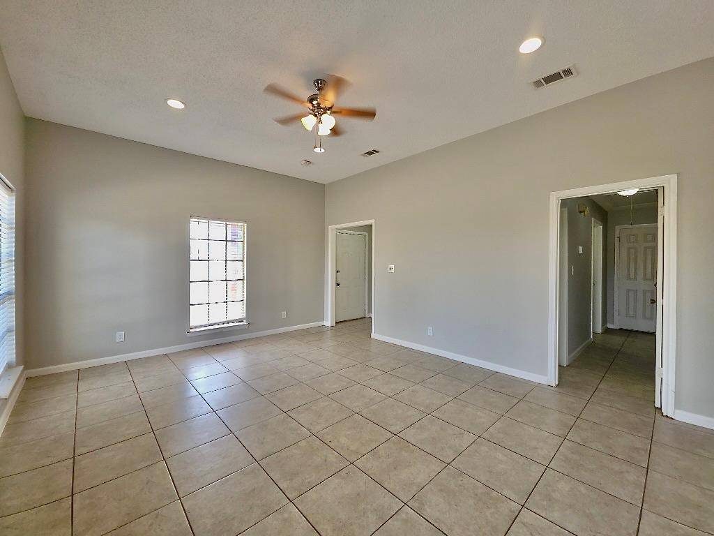 1081 Private Road 7023, Elgin, TX 78621