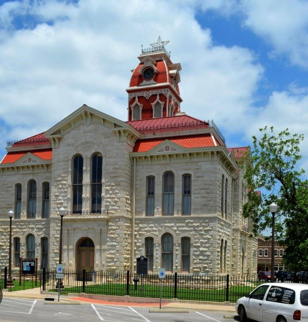 512 E 4th ST, Lampasas, TX 76550