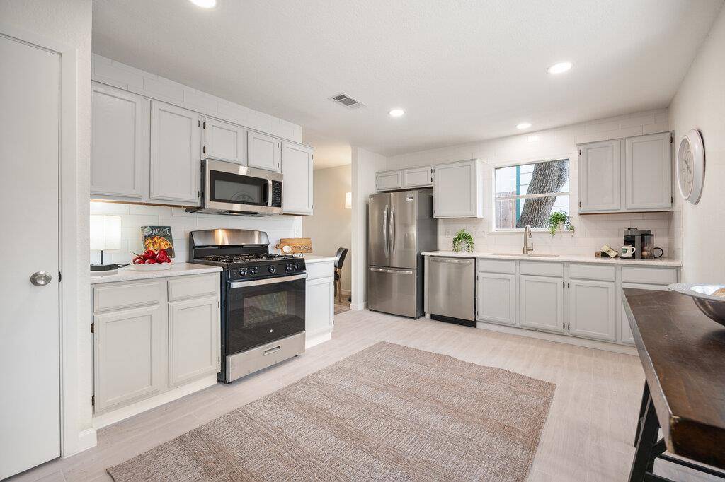 7611 Navarro PL, Austin, TX 78749