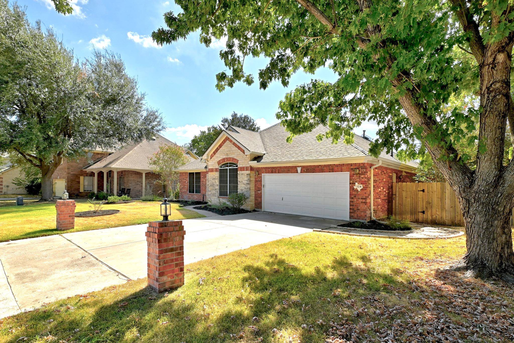 124 Stonehedge BLVD, Georgetown, TX 78626