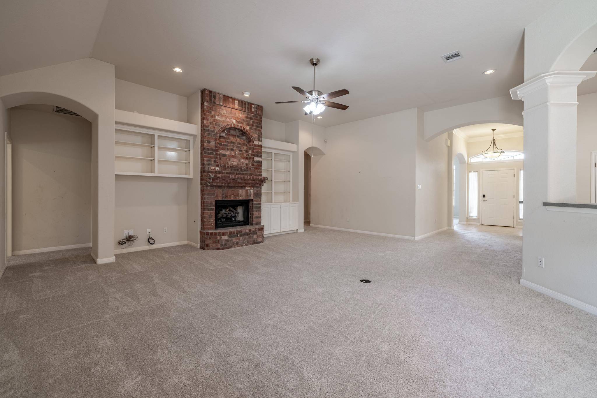 124 Stonehedge BLVD, Georgetown, TX 78626