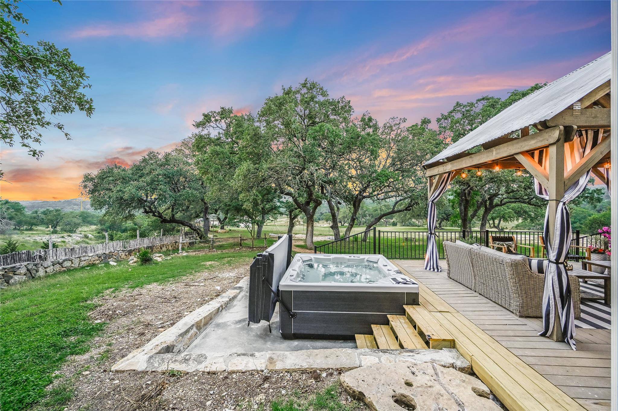 1174 ROYAL EAGLE DR, Fischer, TX 78623