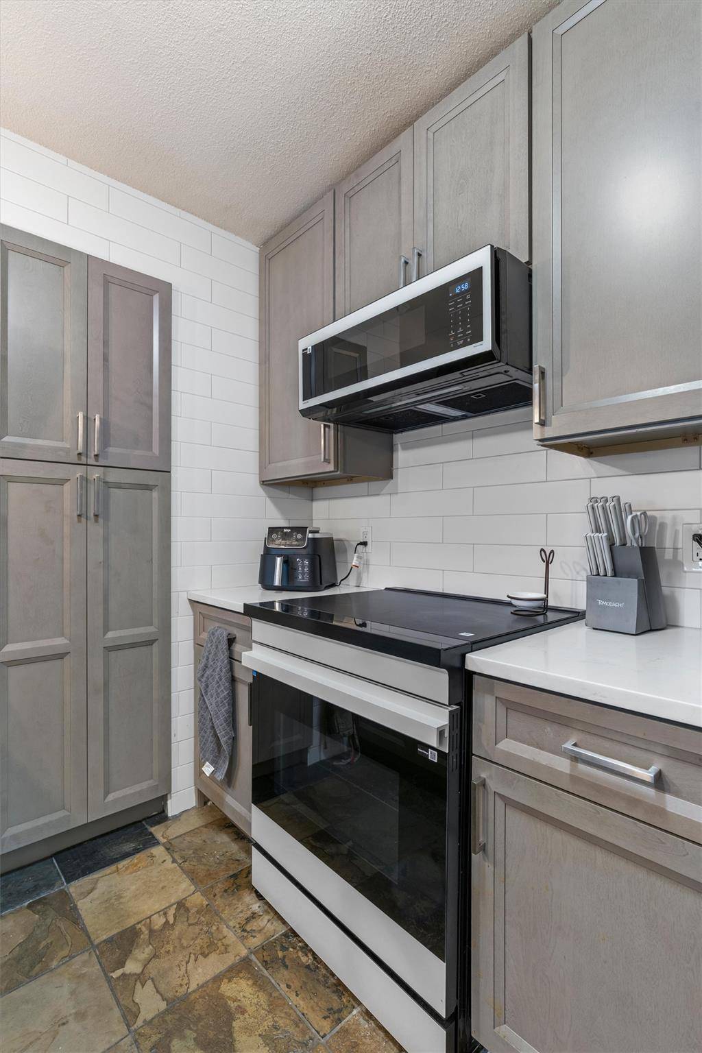 8888 Tallwood DR #1106, Austin, TX 78759