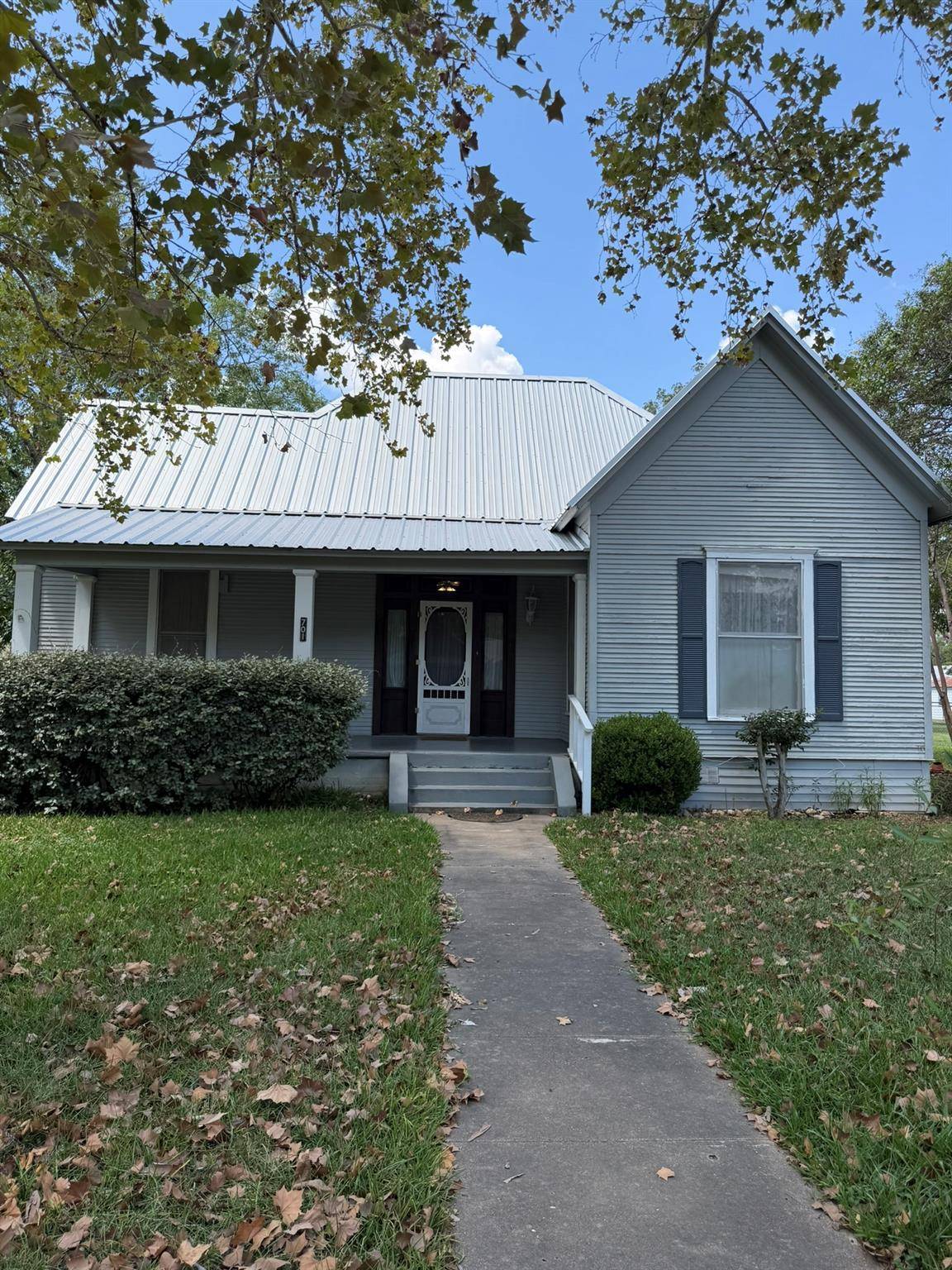 701 Garwood ST, Smithville, TX 78957