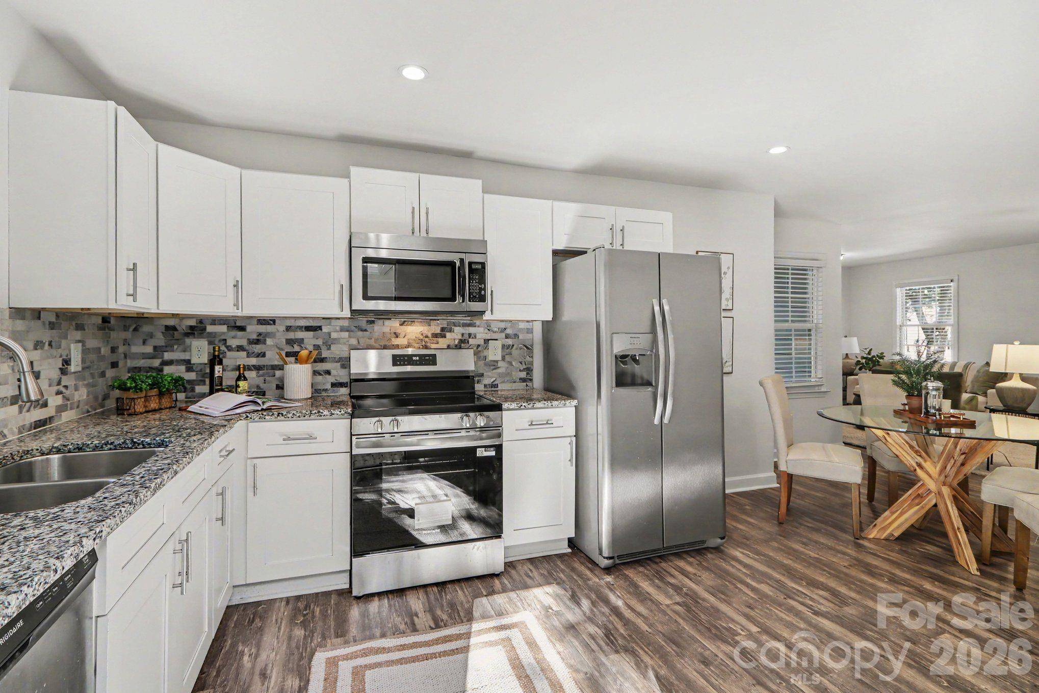 113 N Smallwood PL, Charlotte, NC 28216