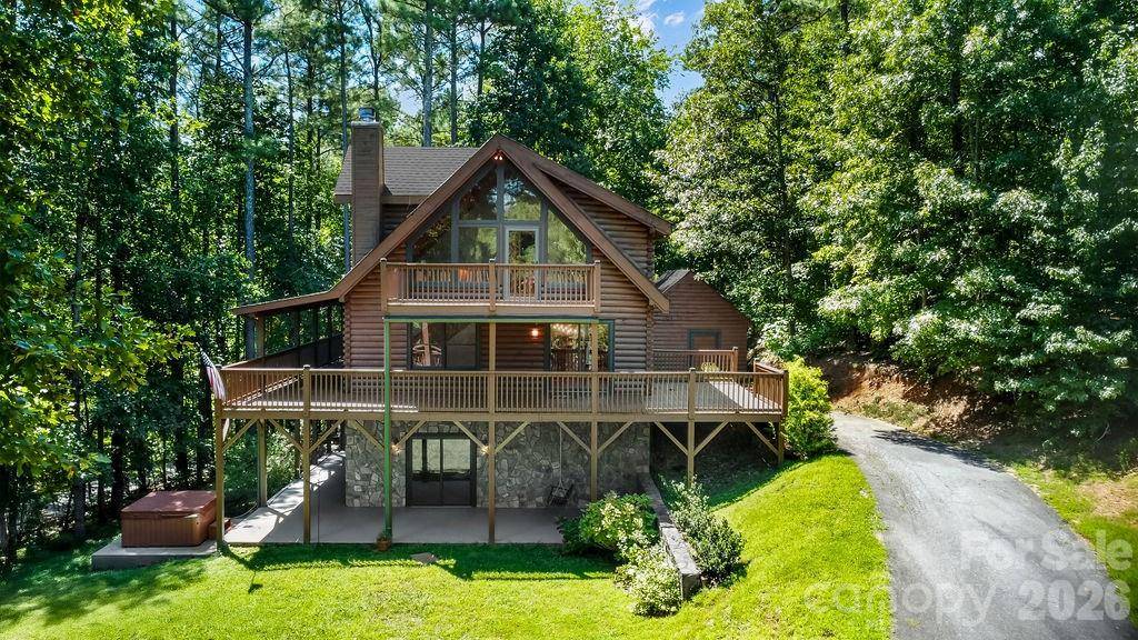 447 Hidden Lake Pkwy, Nebo, NC 28761